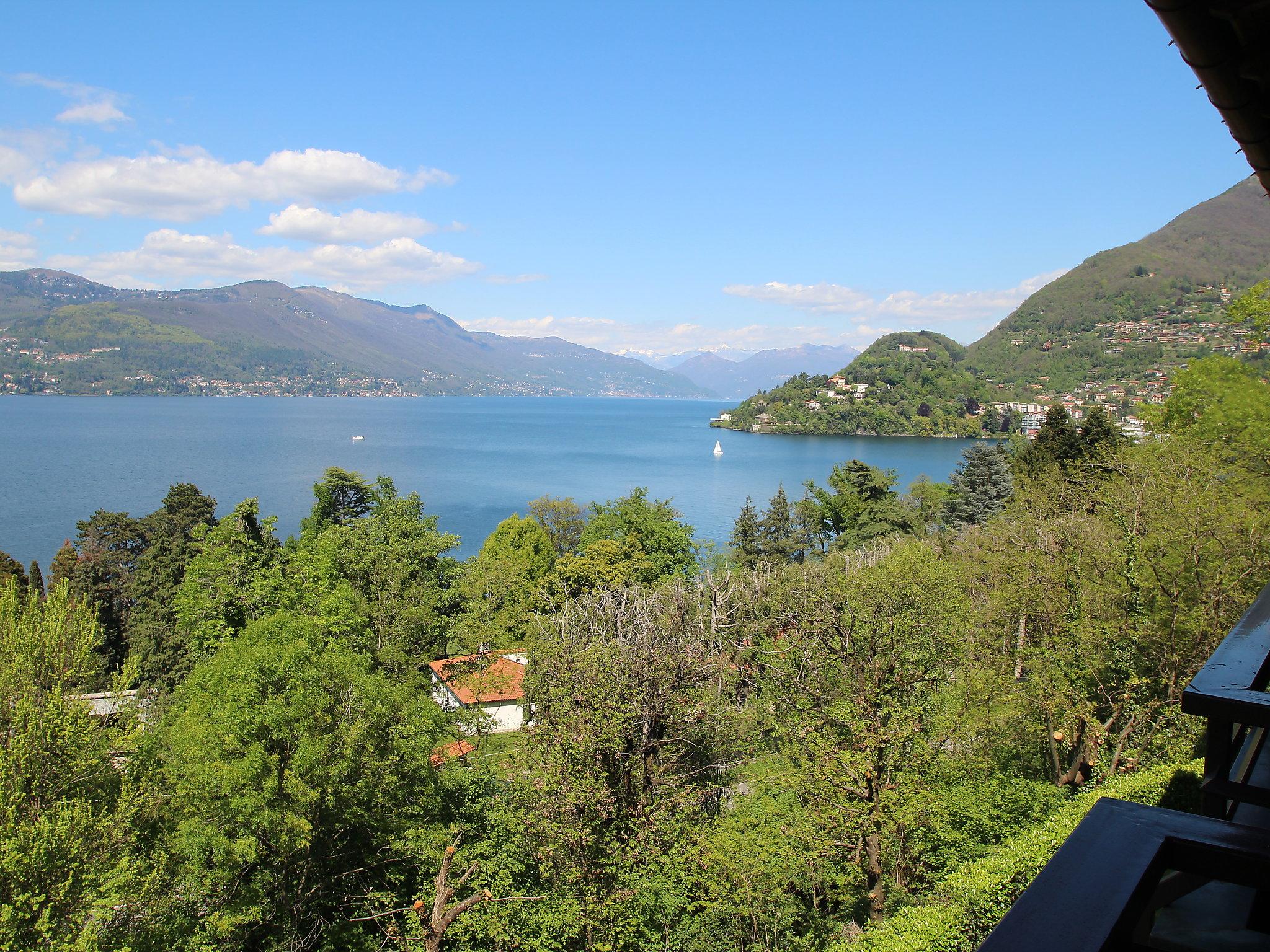 Photo 4 - 1 bedroom Apartment in Laveno Mombello with terrace and mountain view