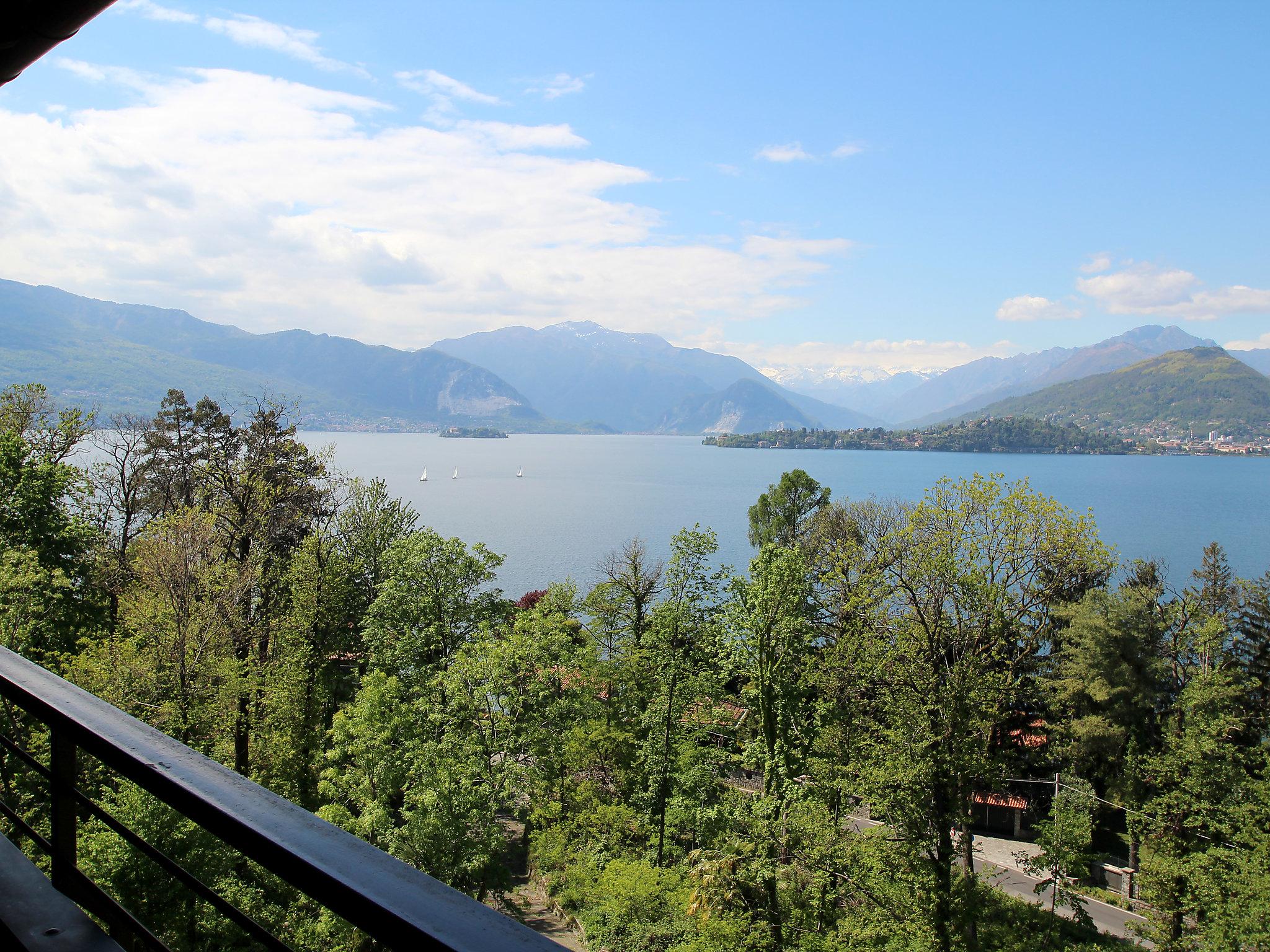 Foto 17 - Appartamento con 1 camera da letto a Laveno Mombello con terrazza e vista sulle montagne