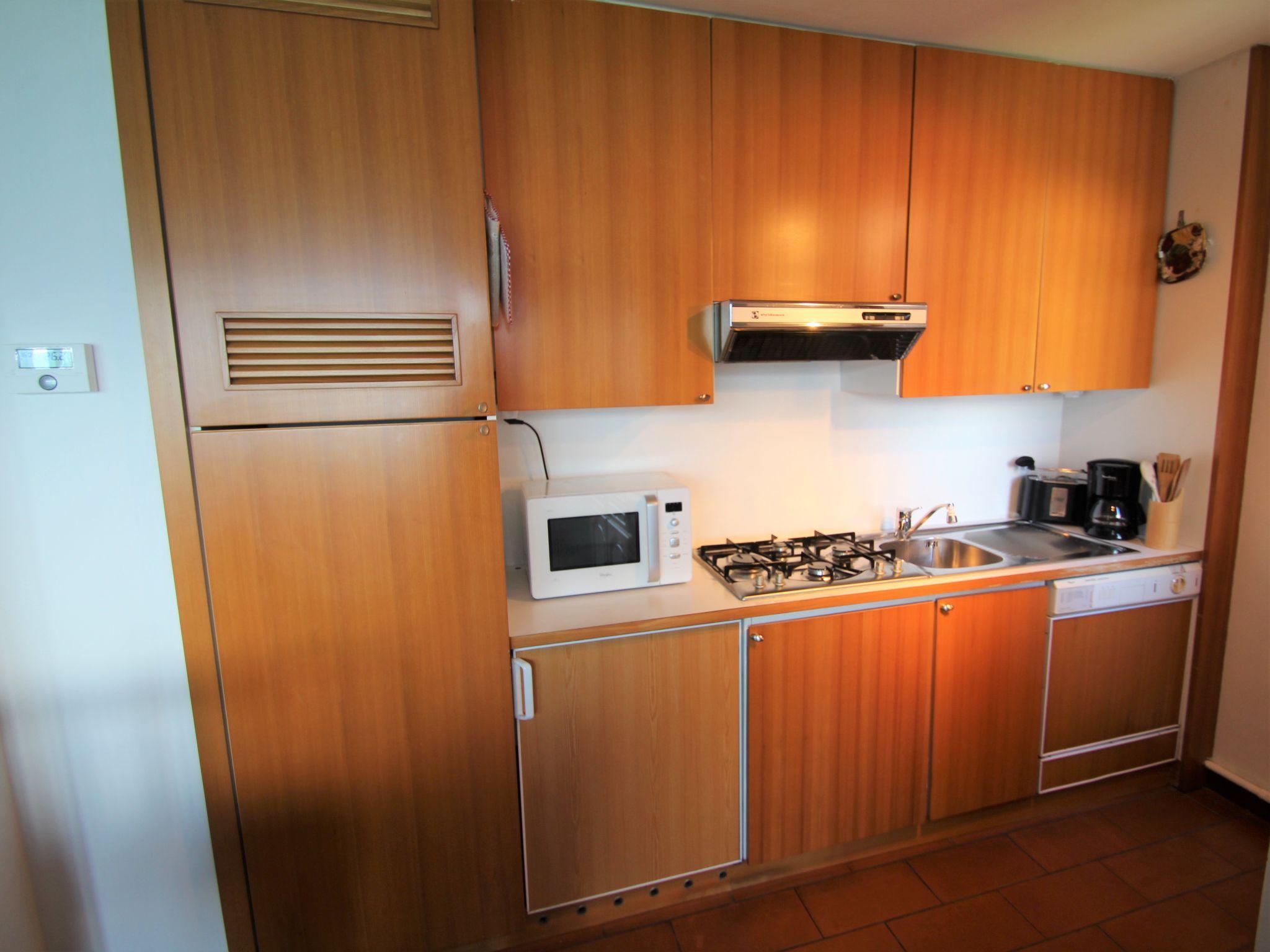 Photo 10 - 1 bedroom Apartment in Laveno Mombello with garden and terrace