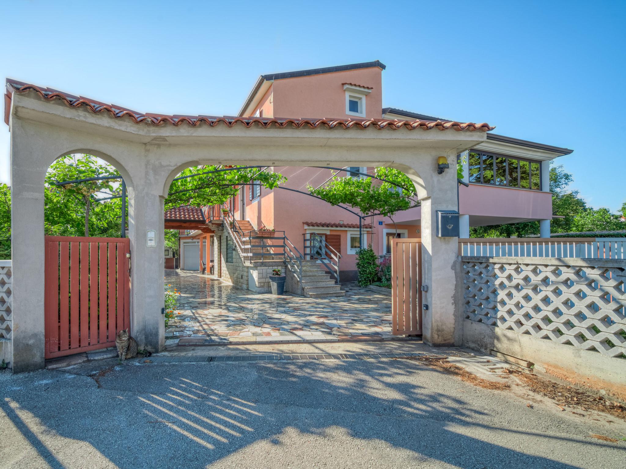 Foto 16 - Appartamento con 1 camera da letto a Umag con terrazza e vista mare