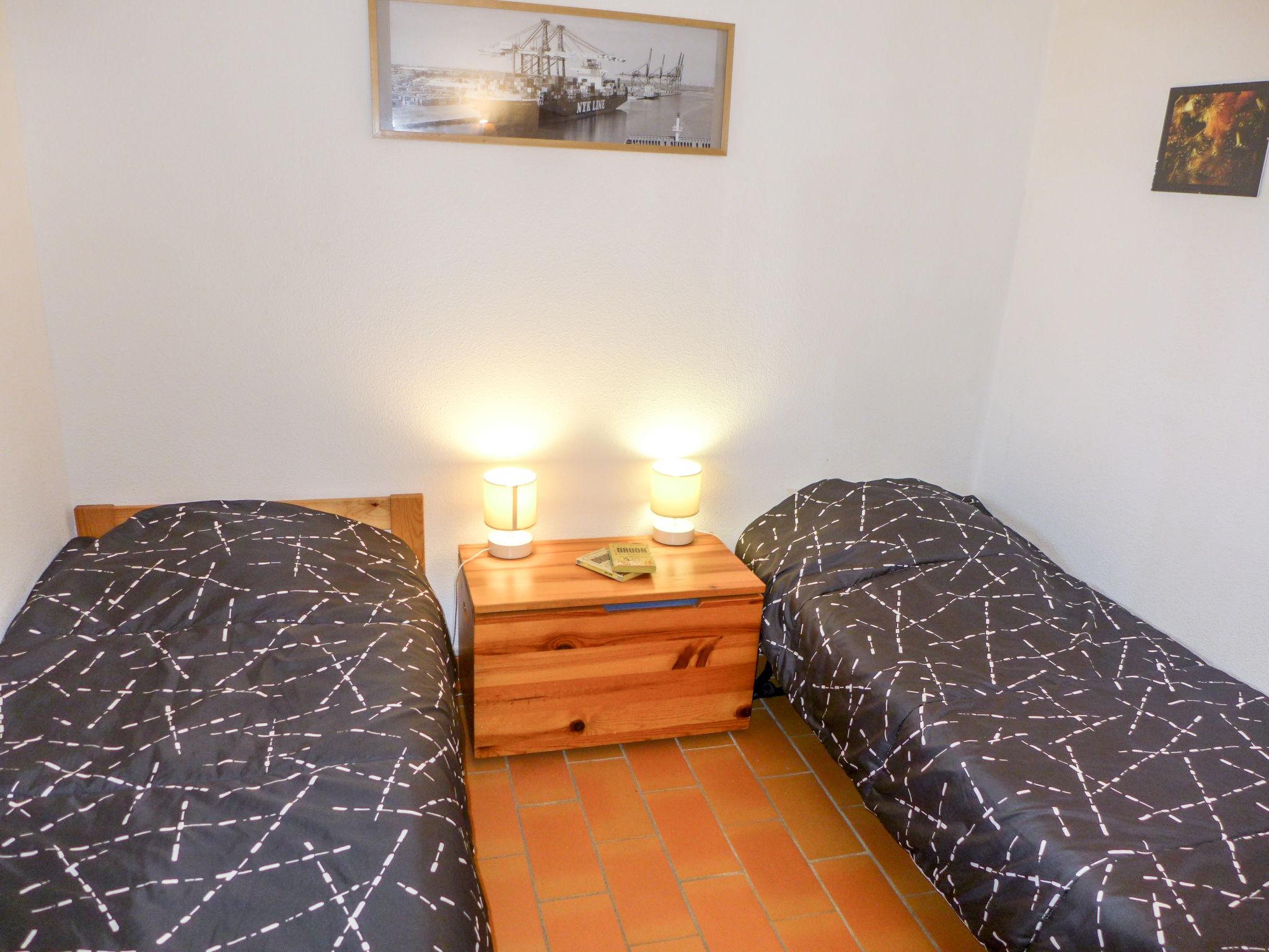 Foto 8 - Appartamento con 1 camera da letto a Saint-Cyr-sur-Mer con terrazza