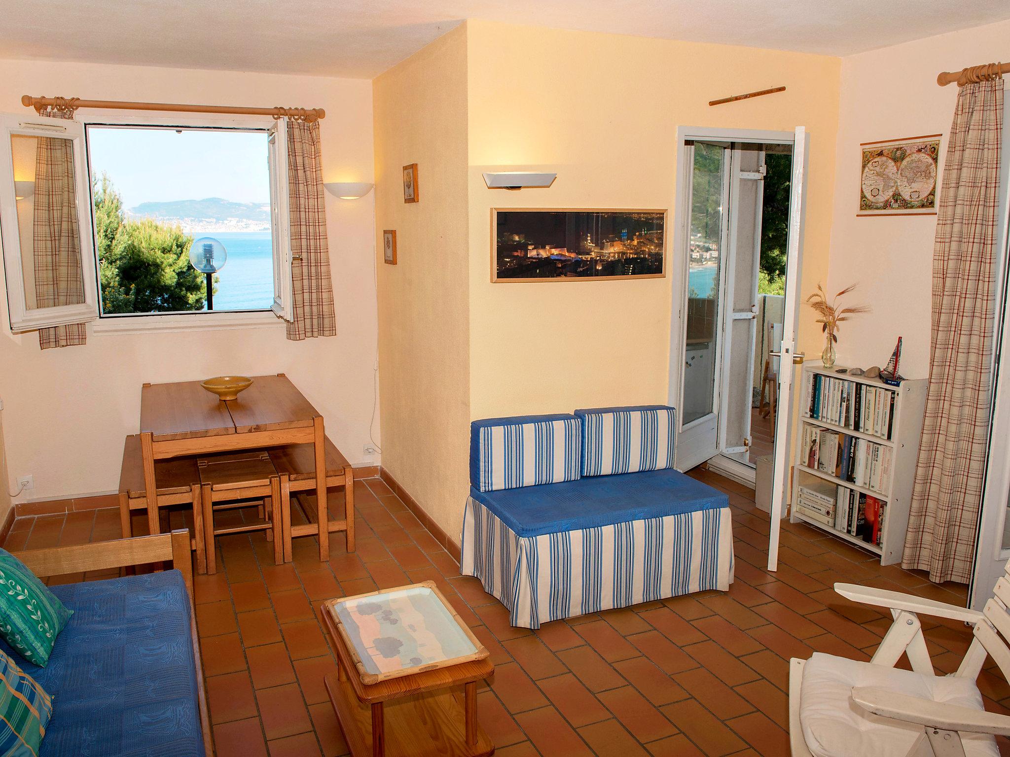 Photo 3 - 1 bedroom Apartment in Saint-Cyr-sur-Mer with terrace