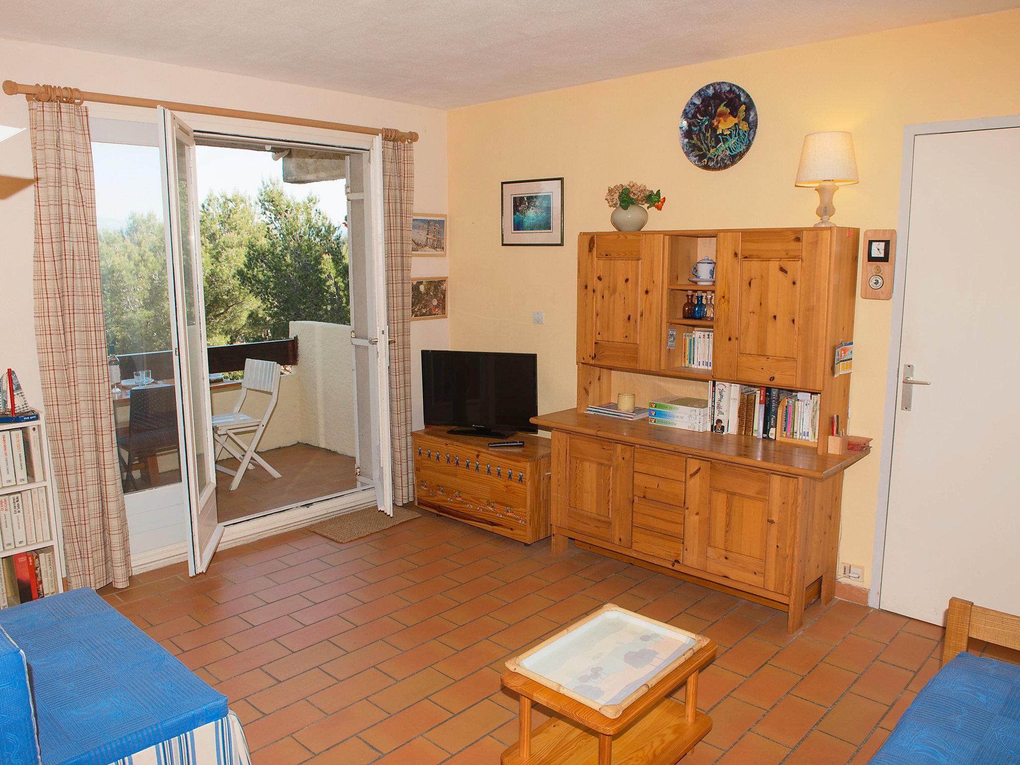 Foto 4 - Apartamento de 1 quarto em Saint-Cyr-sur-Mer com terraço