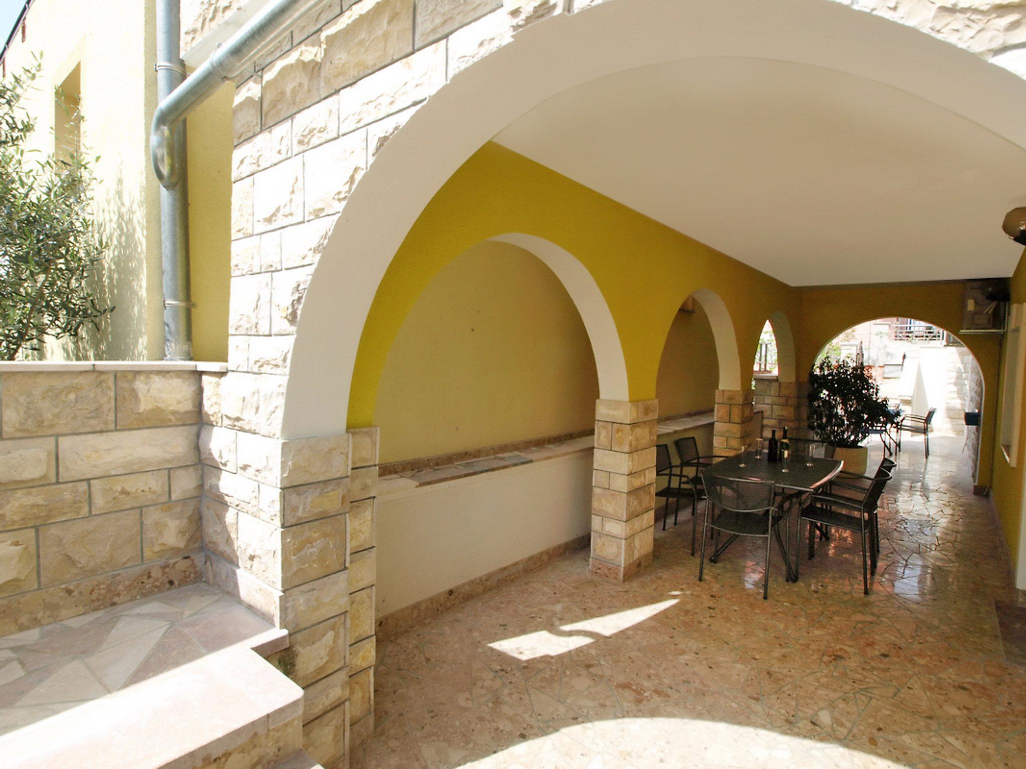 Photo 9 - 2 bedroom Apartment in Obrovac with terrace