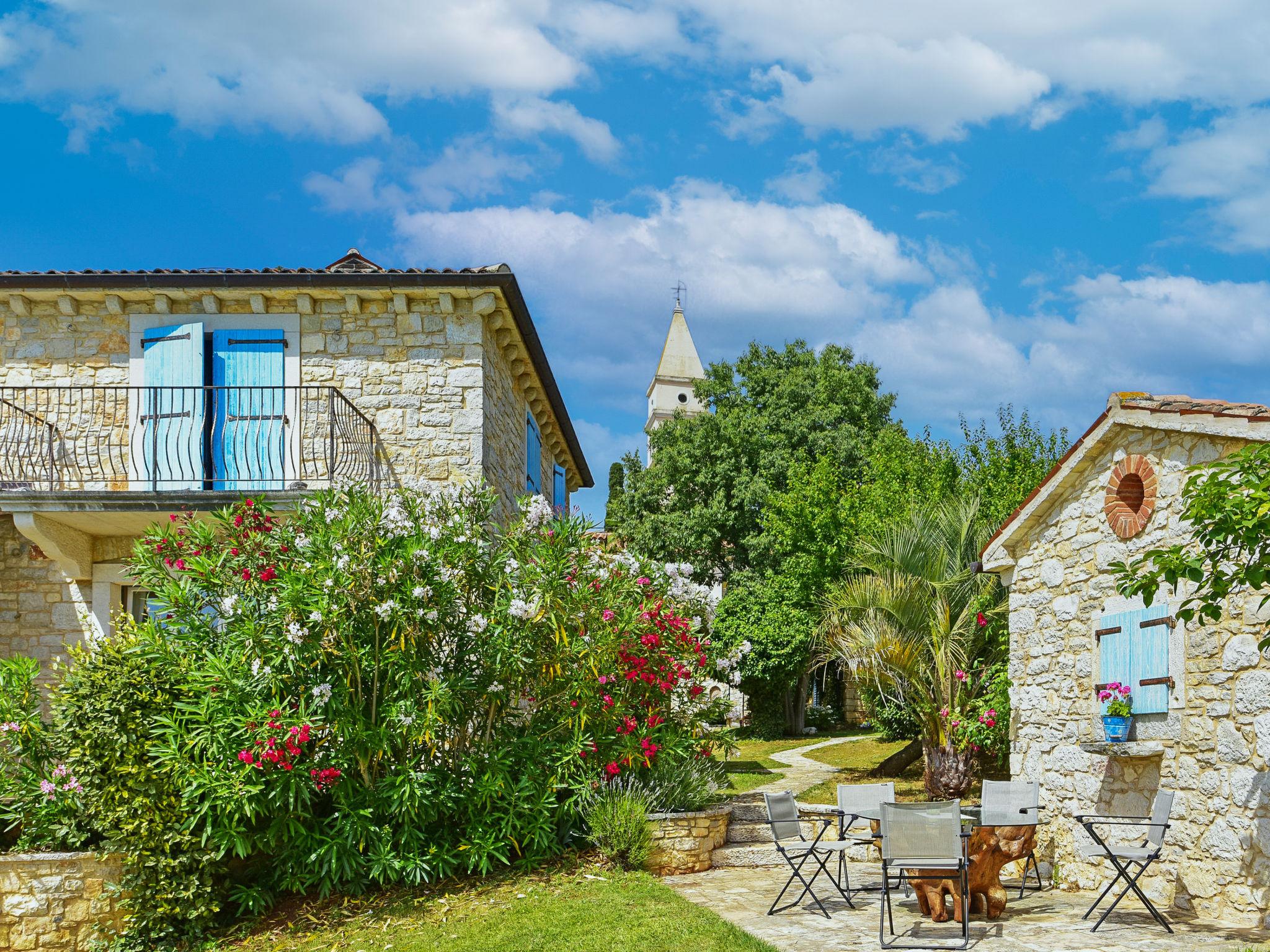 Foto 18 - Haus mit 1 Schlafzimmer in Kaštelir-Labinci mit schwimmbad und blick aufs meer