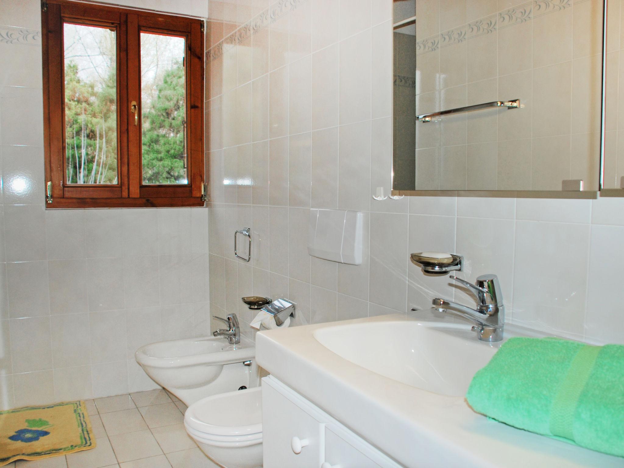 Photo 16 - 4 bedroom House in Lugano with garden and terrace