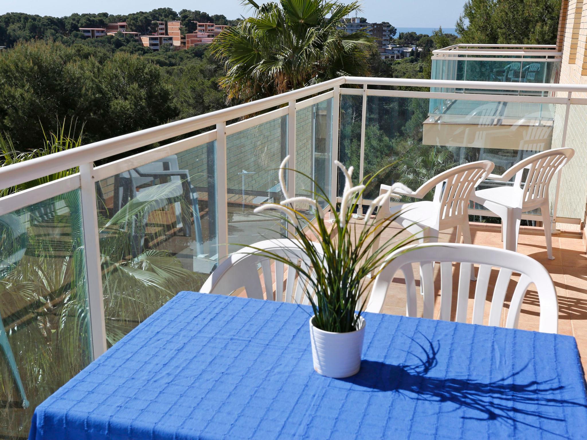 Foto 6 - Appartamento con 2 camere da letto a Salou con piscina e vista mare