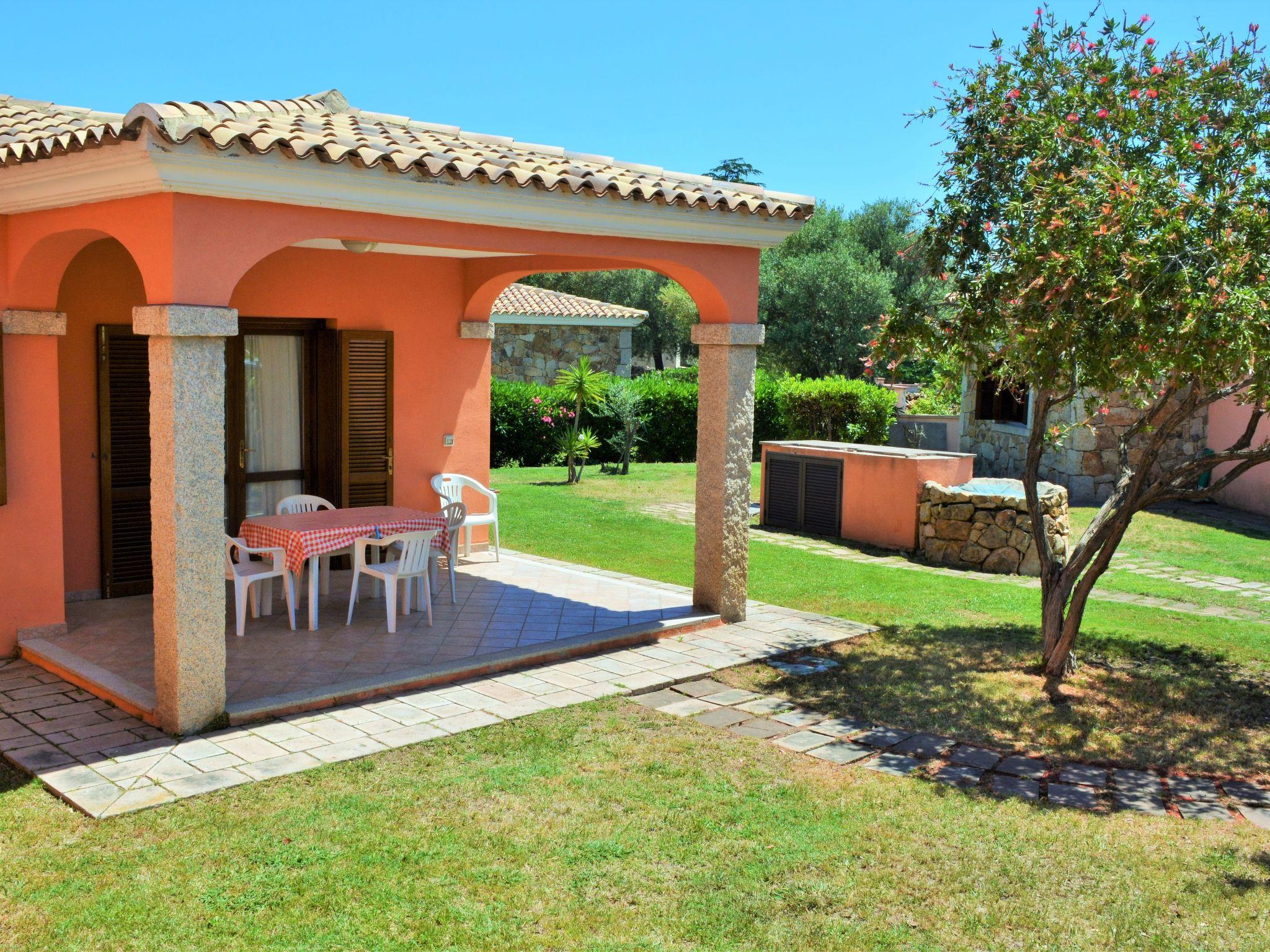 Photo 6 - Appartement de 2 chambres à San Teodoro avec terrasse