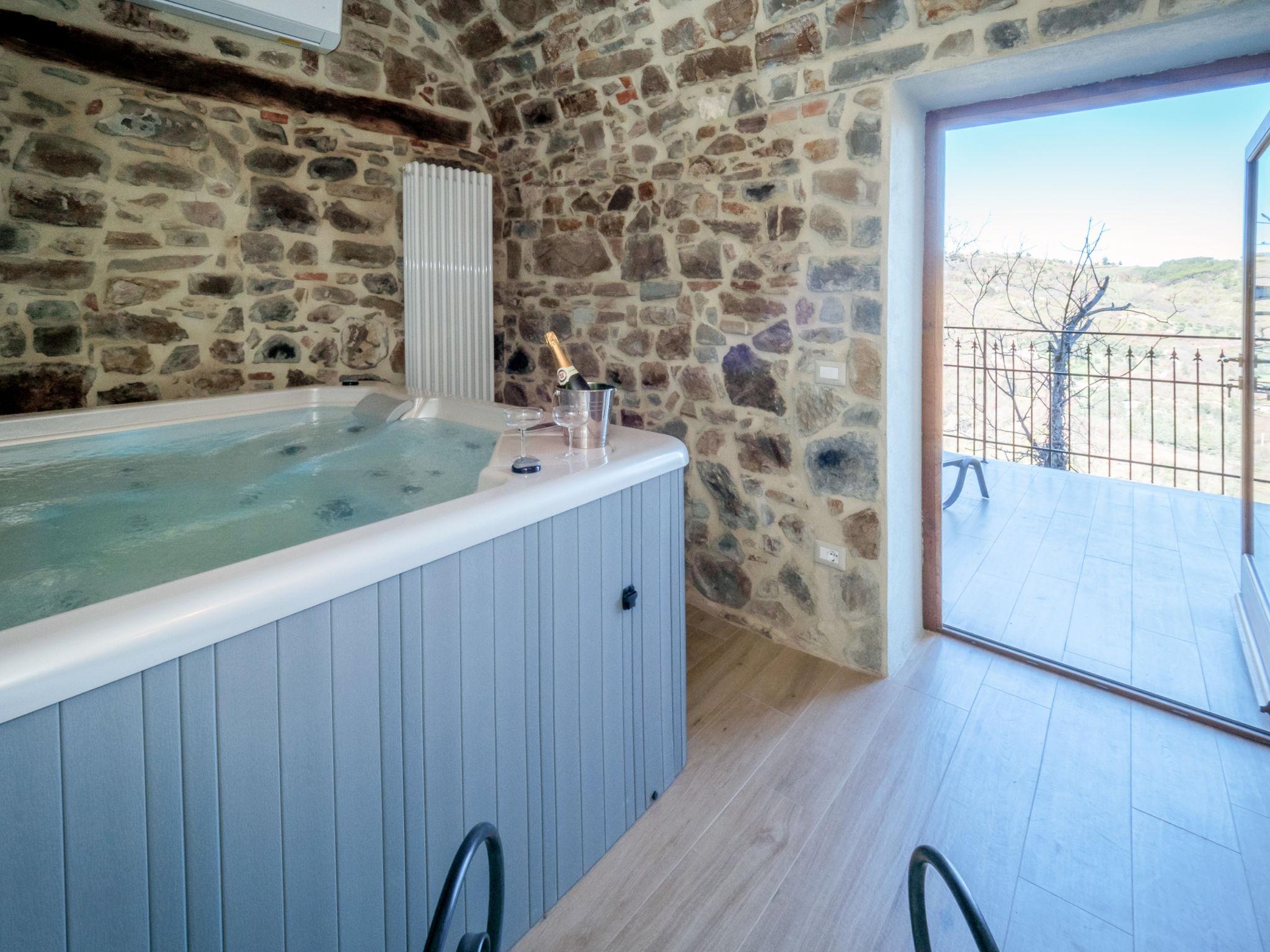 Photo 20 - Maison de 1 chambre à Seggiano avec terrasse et bain à remous