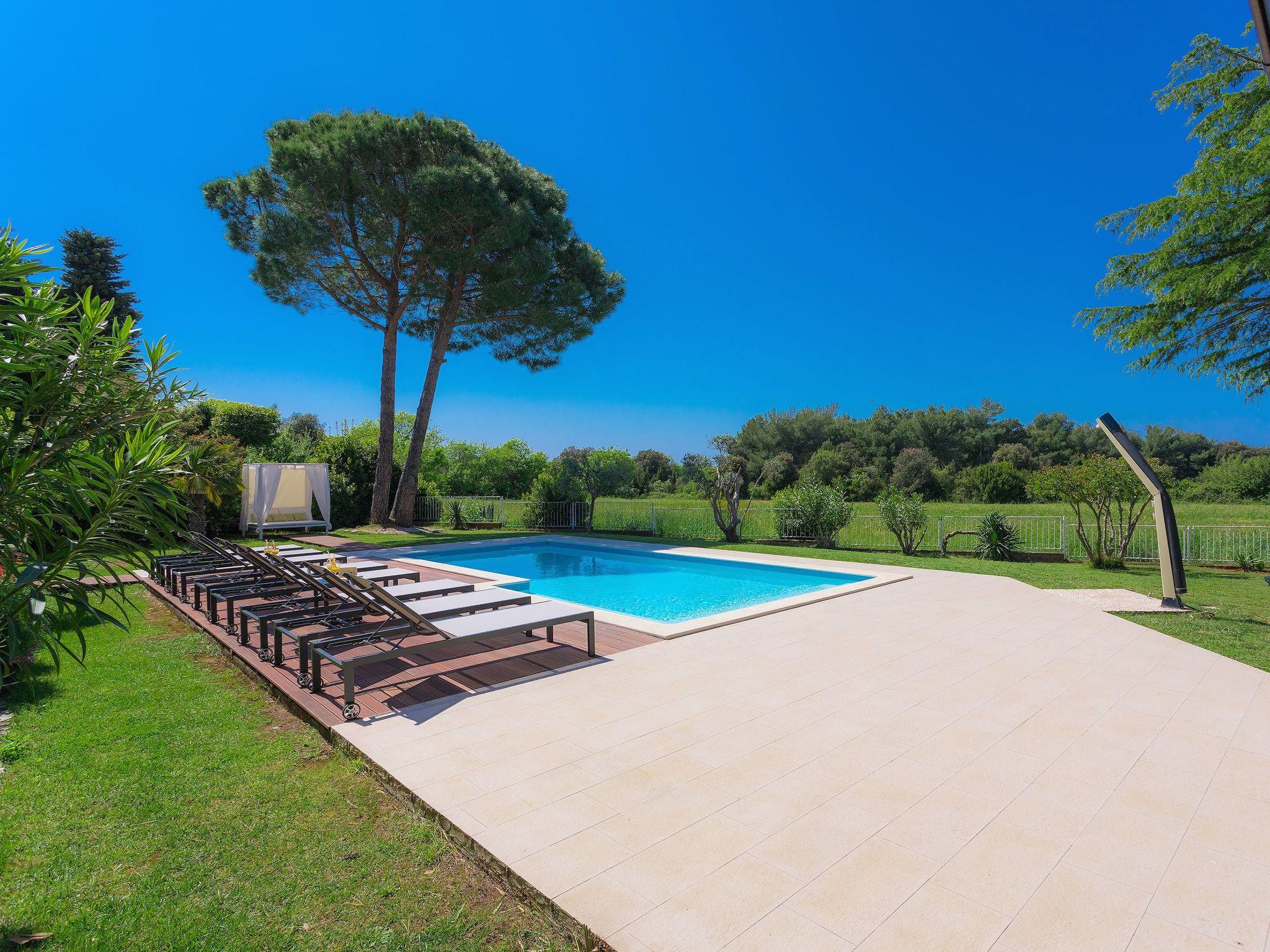 Photo 32 - Maison de 4 chambres à Pula avec piscine privée et jardin