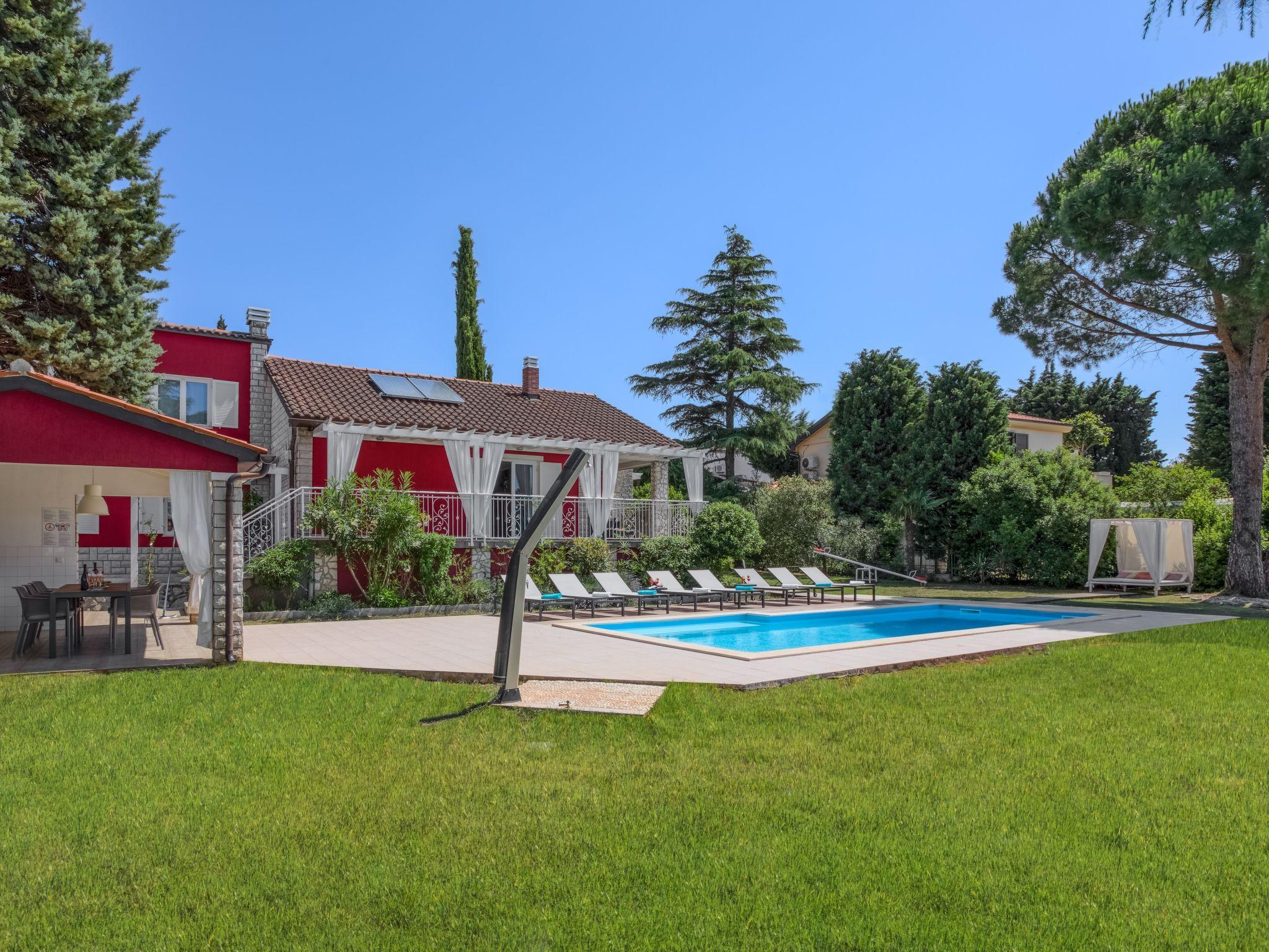 Foto 42 - Casa de 4 habitaciones en Pula con piscina privada y jardín