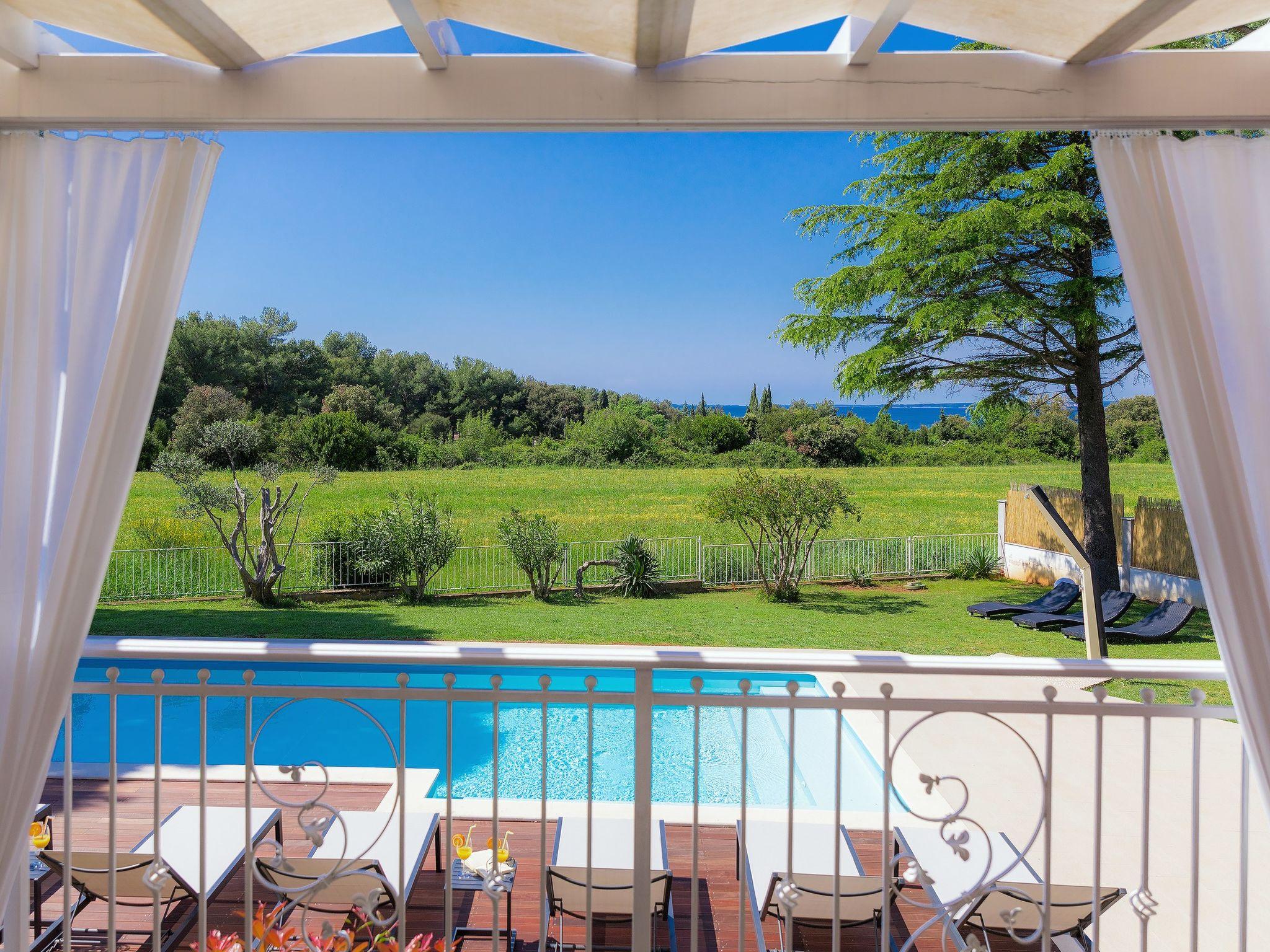 Photo 9 - Maison de 4 chambres à Pula avec piscine privée et jardin