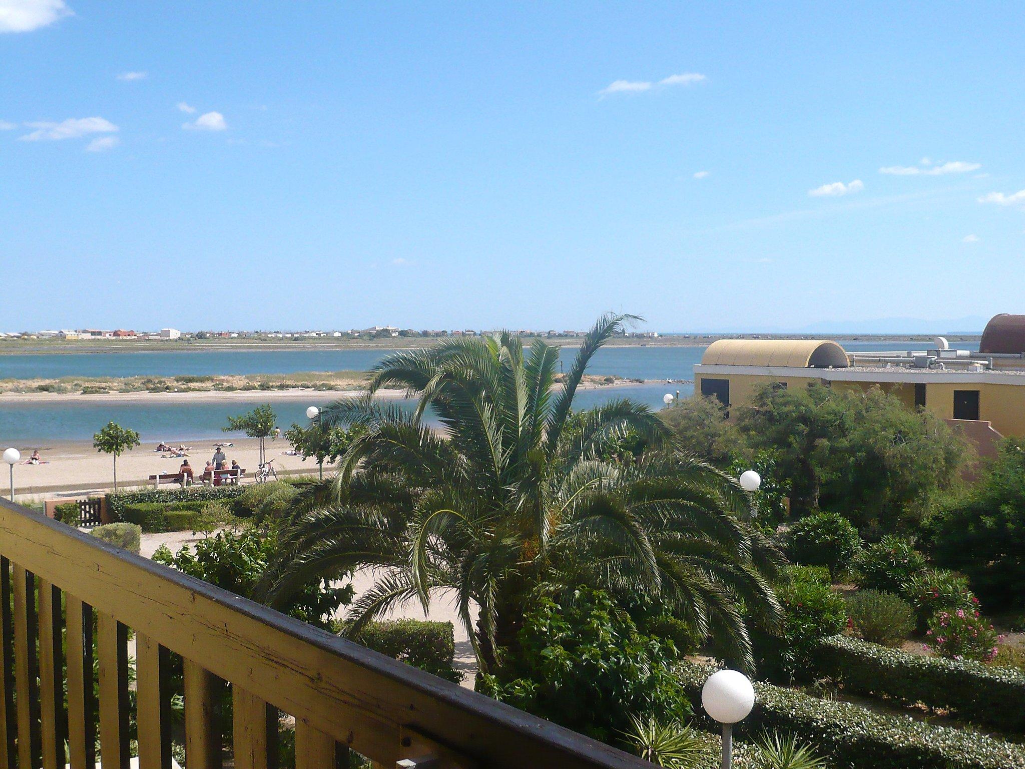 Photo 2 - 1 bedroom Apartment in Gruissan with sea view