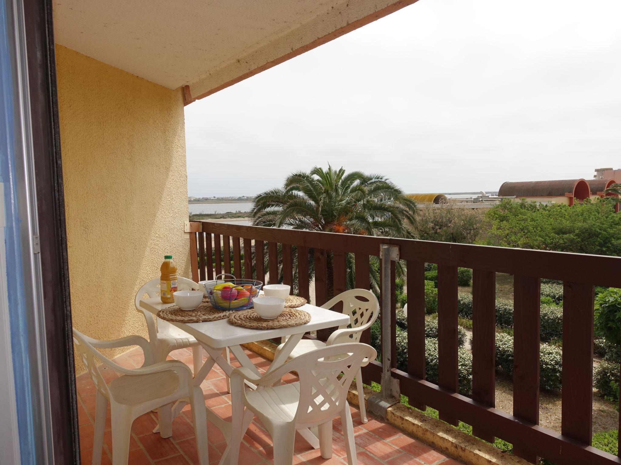 Photo 13 - 1 bedroom Apartment in Gruissan with sea view