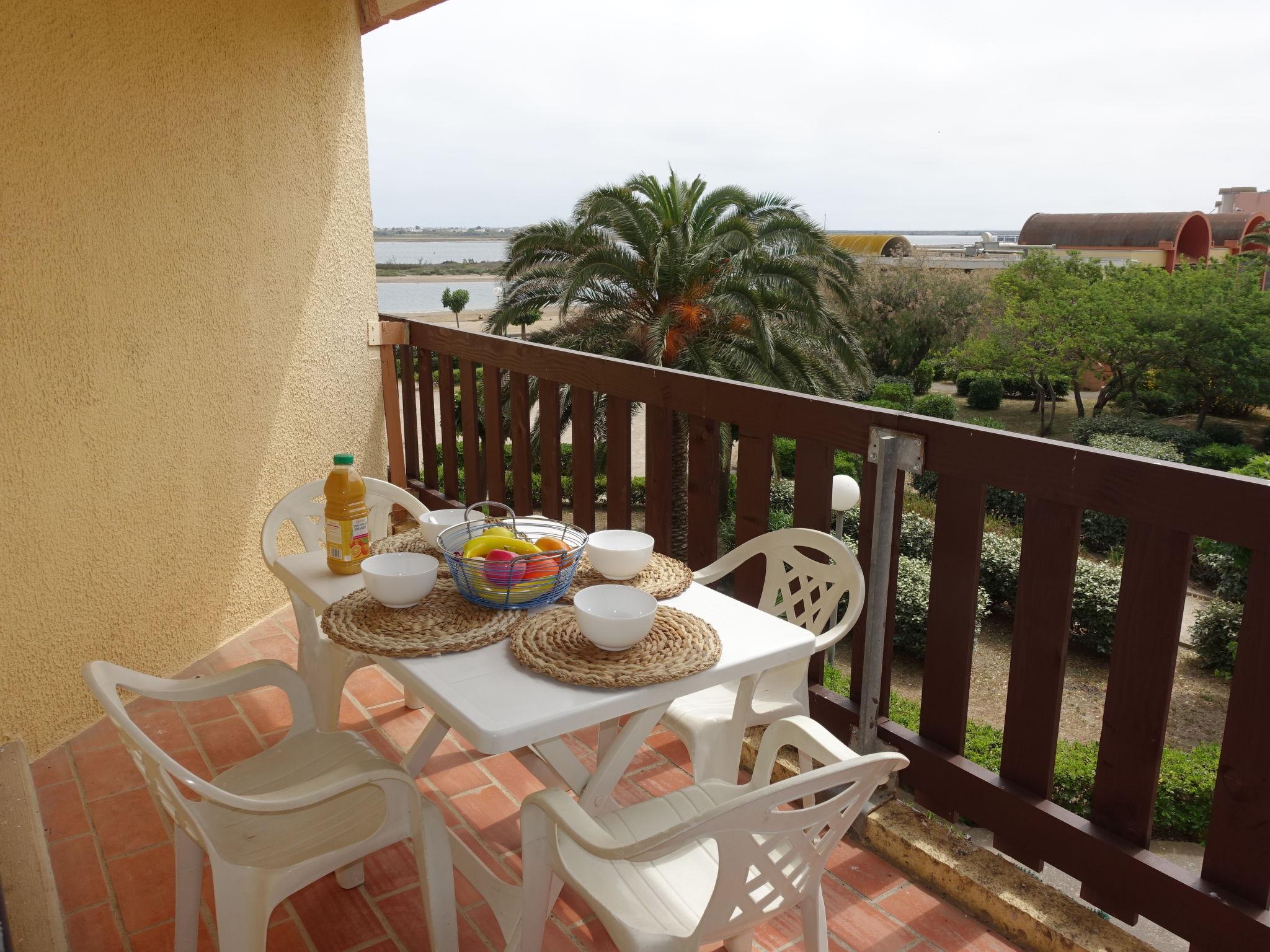 Photo 14 - 1 bedroom Apartment in Gruissan with sea view