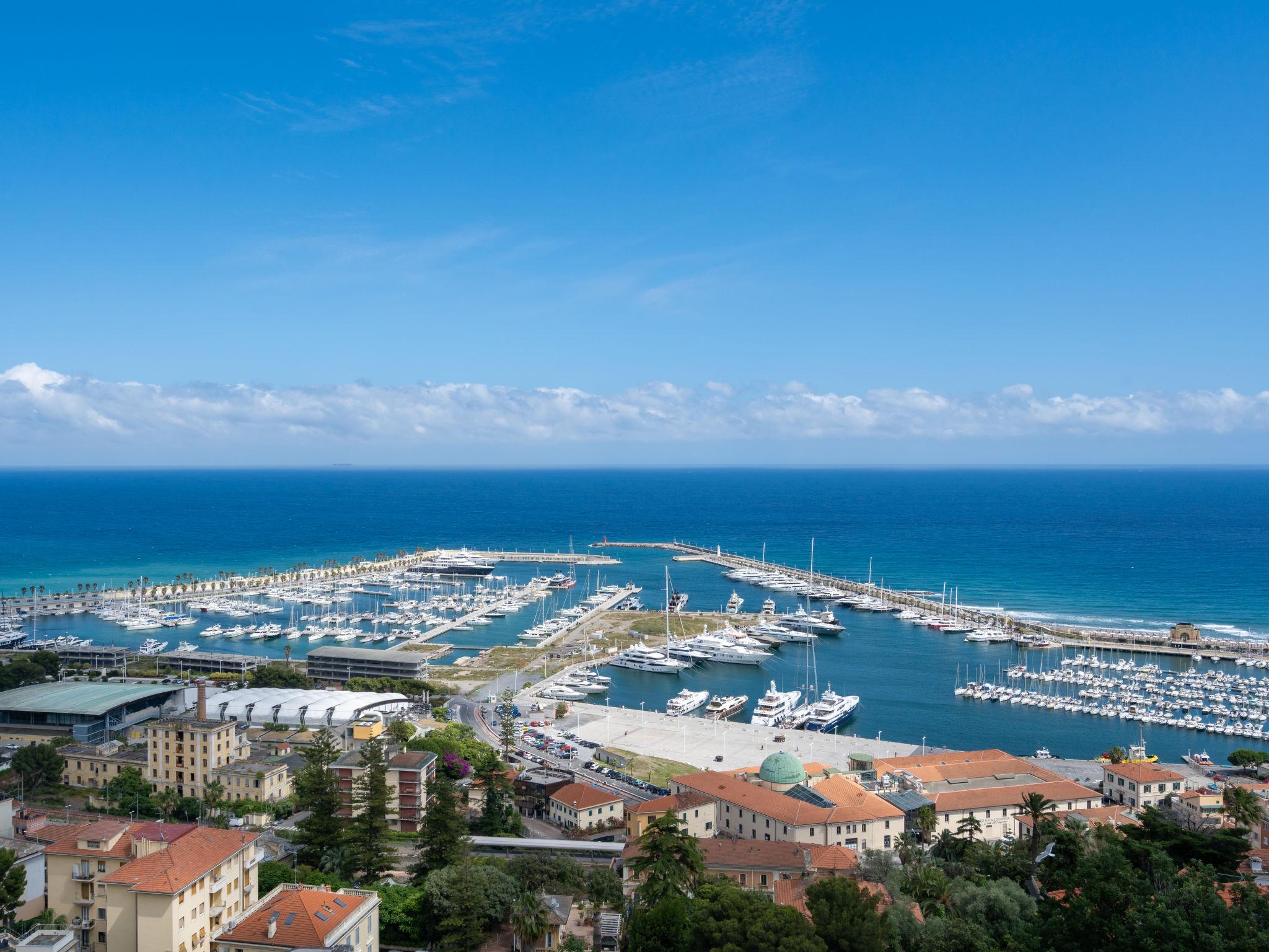 Foto 5 - Apartment mit 3 Schlafzimmern in Imperia mit blick aufs meer