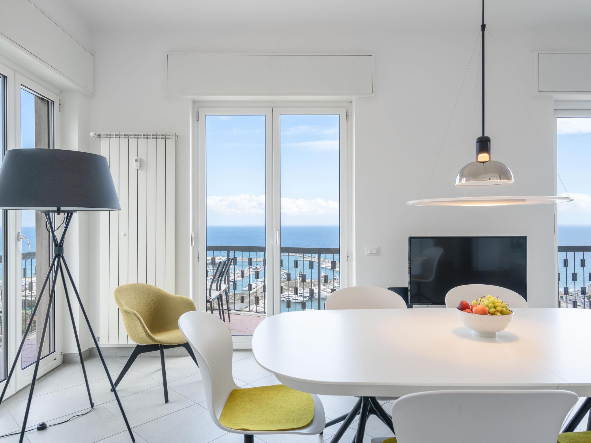 Foto 6 - Apartamento de 3 habitaciones en Imperia con vistas al mar