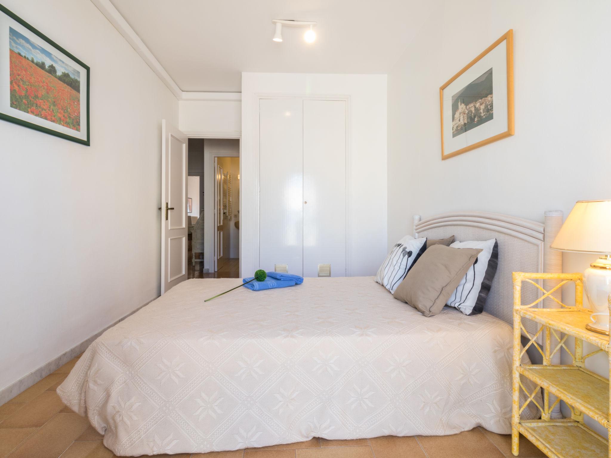 Foto 14 - Appartamento con 2 camere da letto a Castelló d'Empúries con vista mare