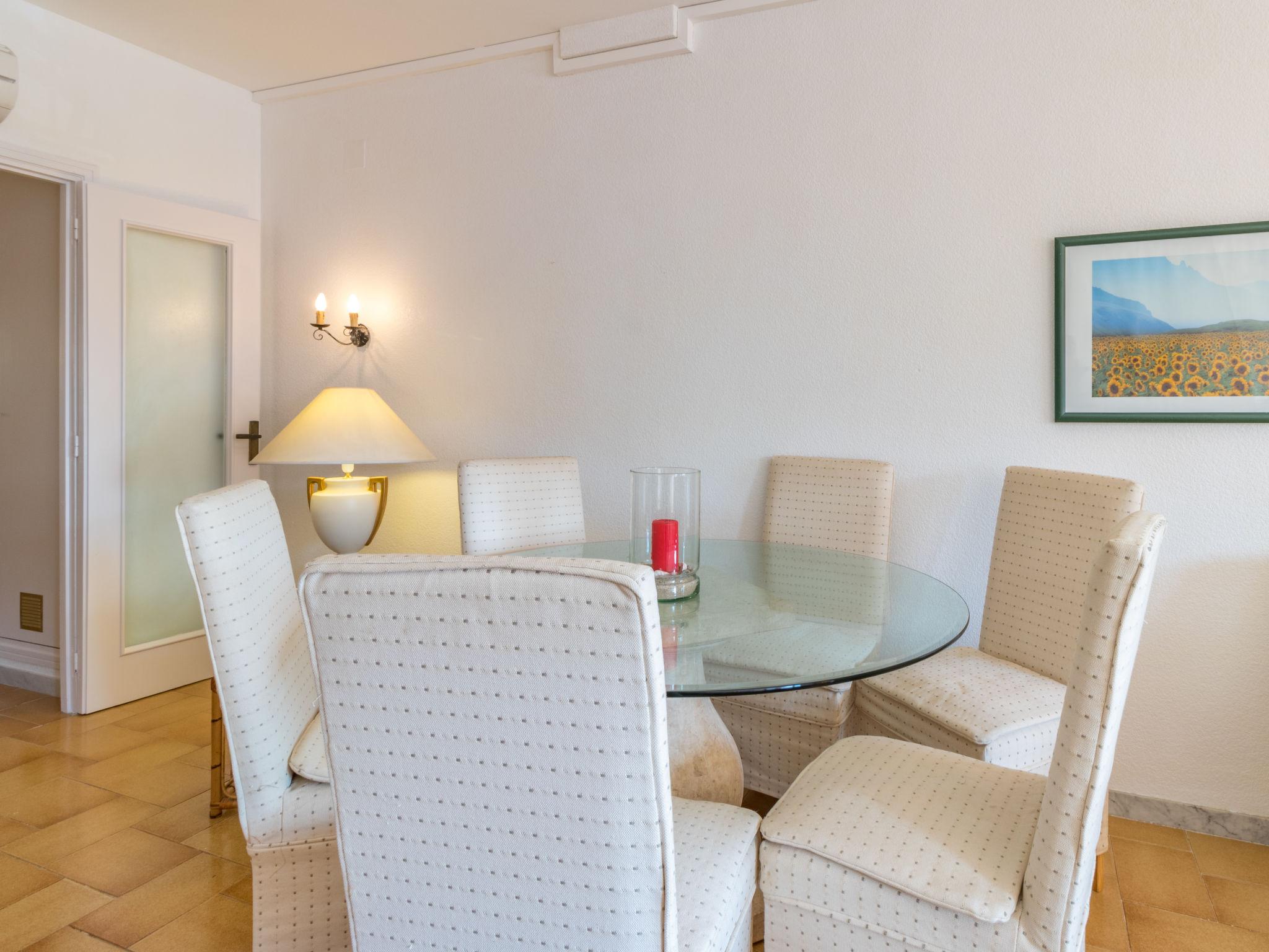 Foto 8 - Apartamento de 2 quartos em Castelló d'Empúries com vistas do mar