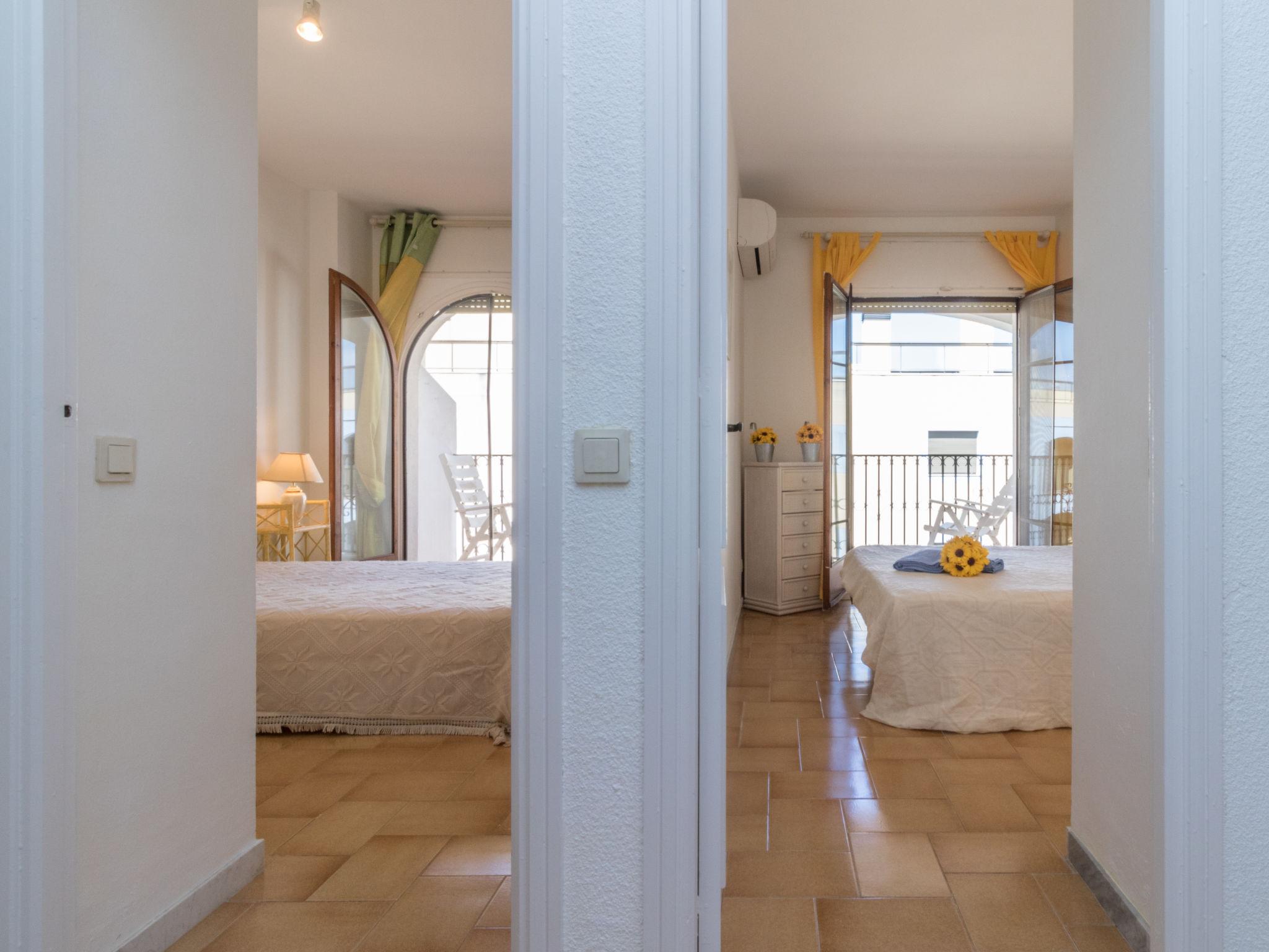 Photo 15 - Appartement de 2 chambres à Castelló d'Empúries avec vues à la mer