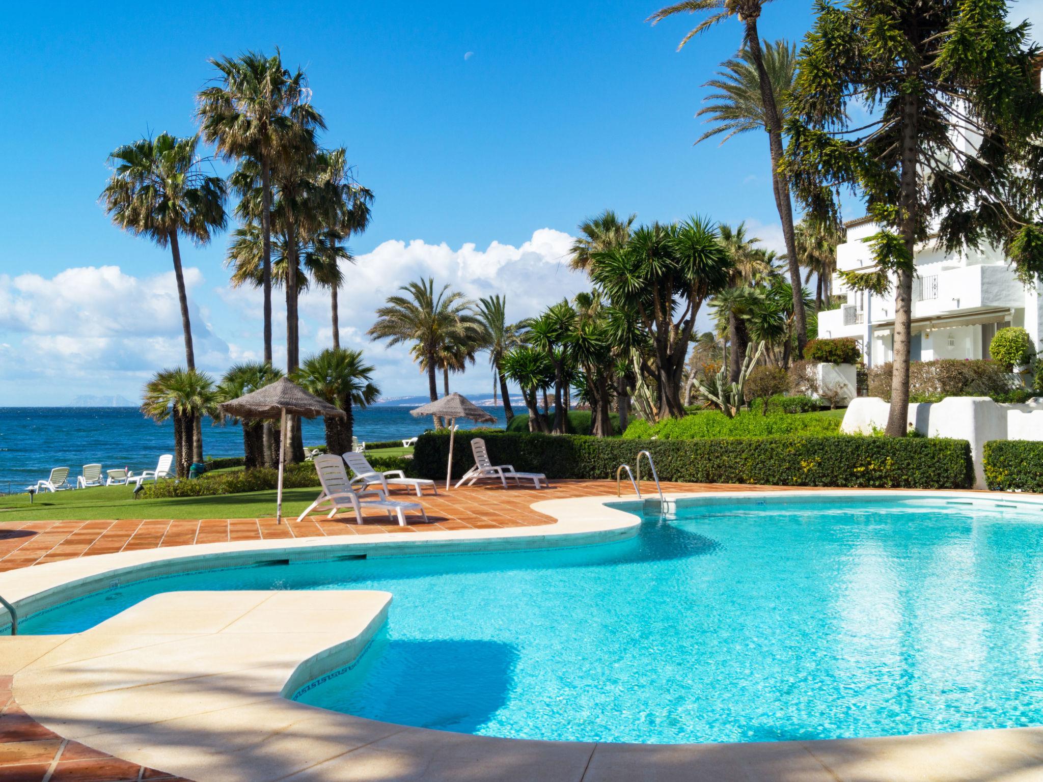Foto 1 - Apartamento de 2 quartos em Estepona com piscina e vistas do mar