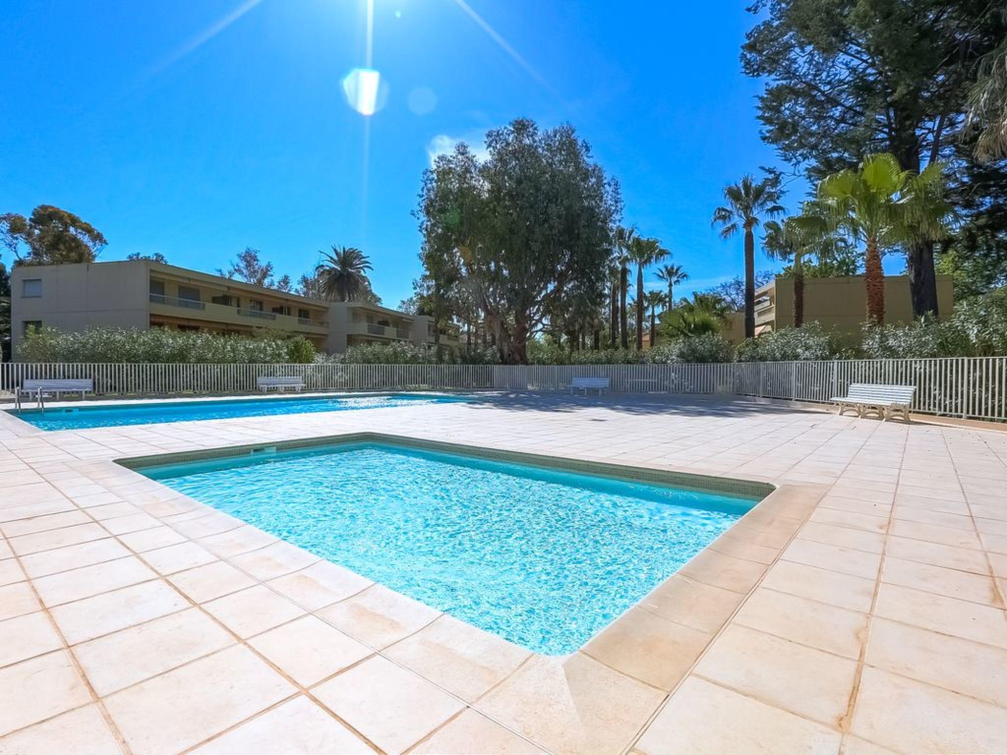 Foto 1 - Appartamento con 1 camera da letto a Antibes con piscina e giardino