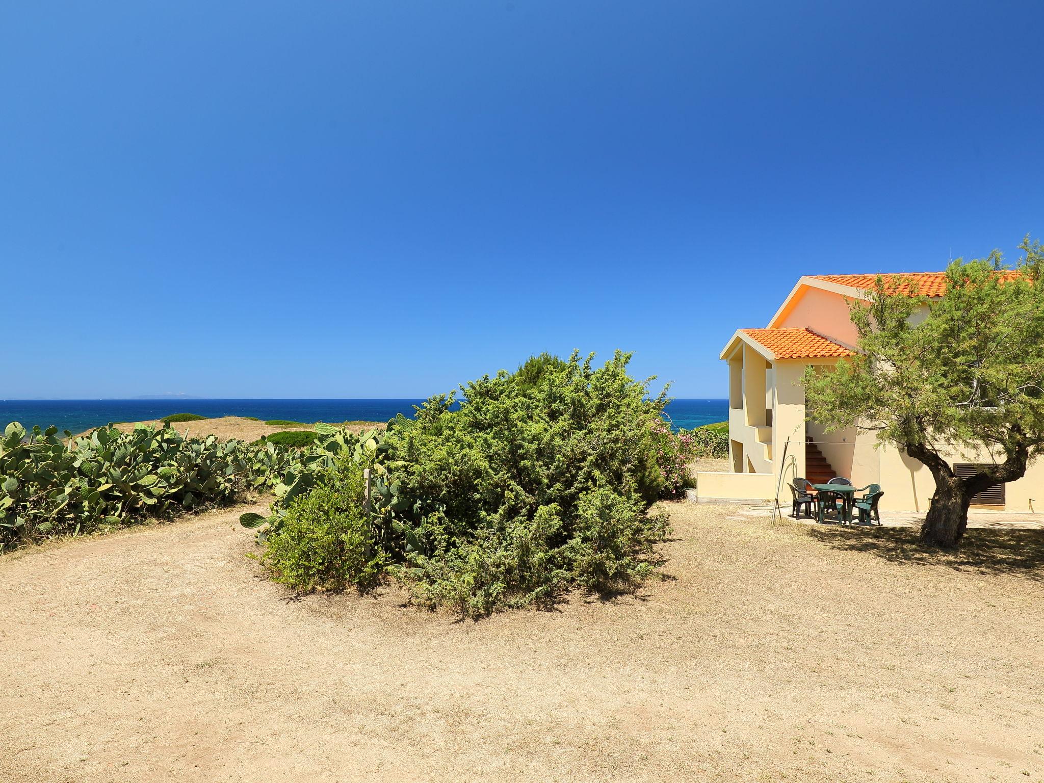 Photo 1 - Appartement de 3 chambres à Valledoria avec jardin et vues à la mer