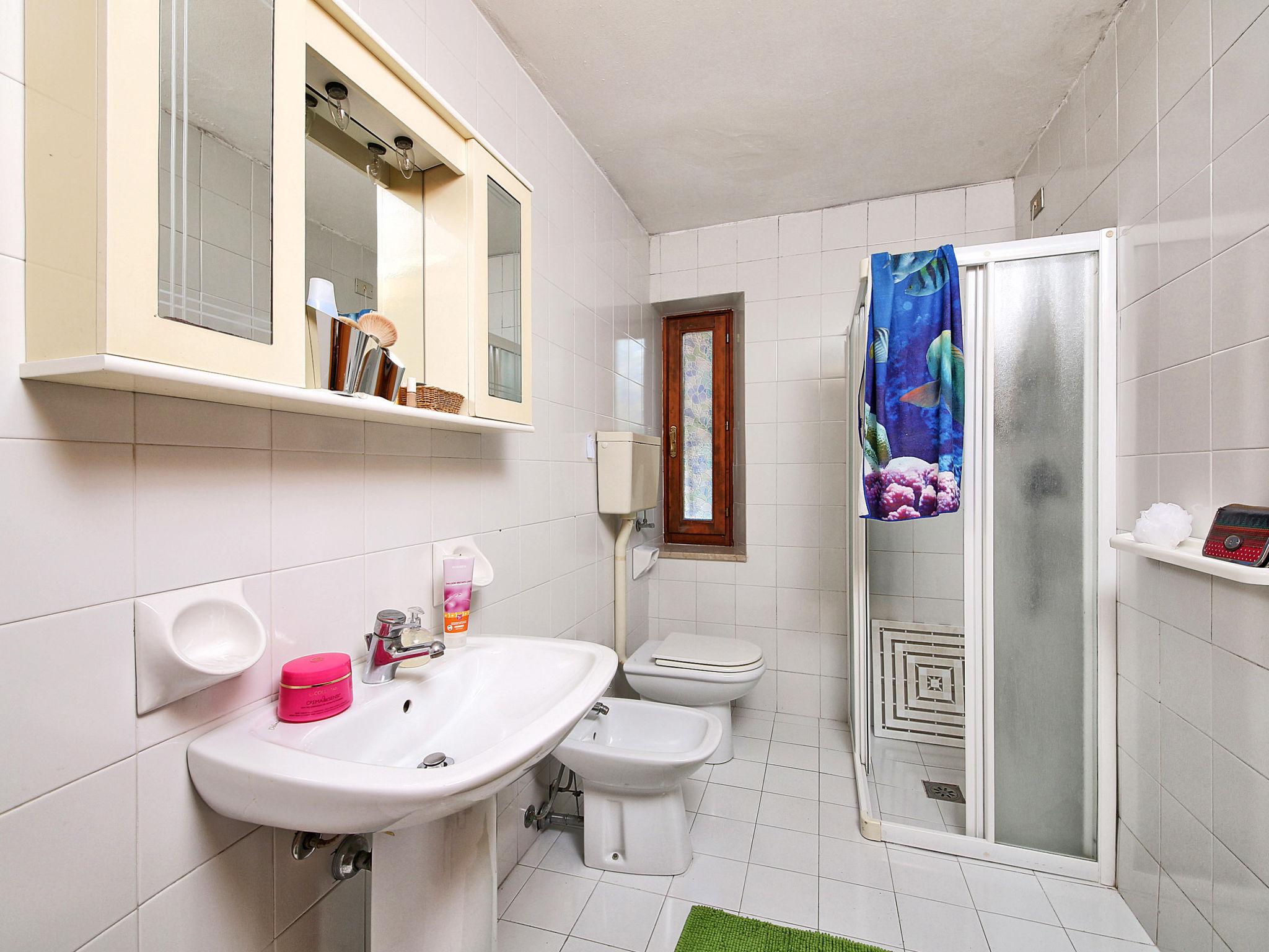 Foto 8 - Apartamento de 2 quartos em Salò com piscina e vista para a montanha