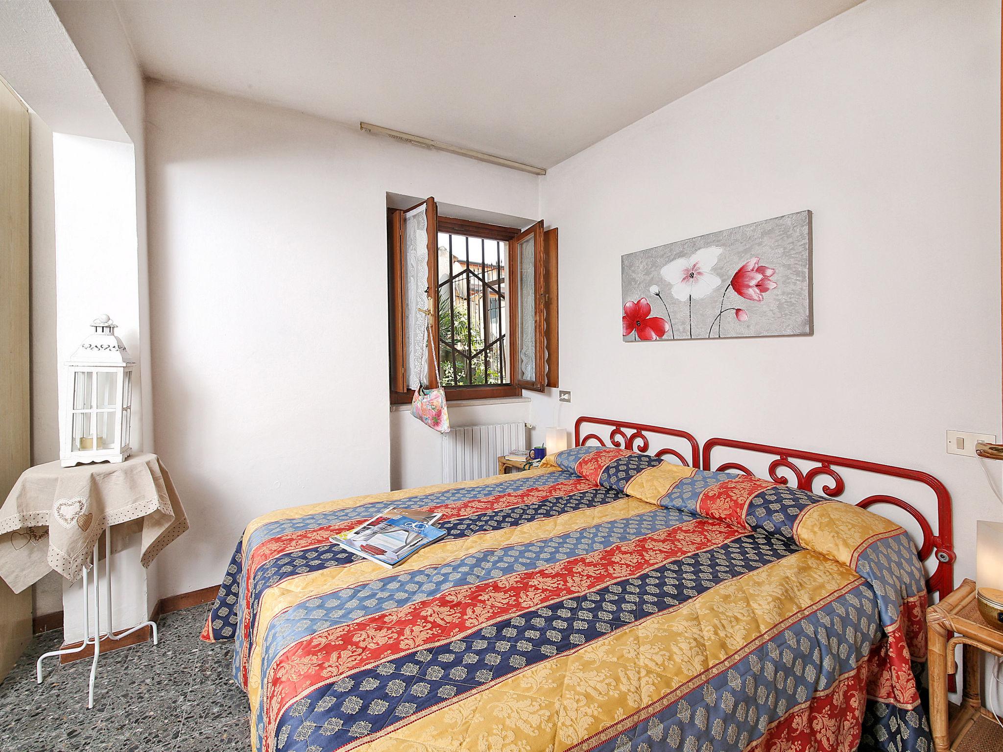 Foto 6 - Appartamento con 2 camere da letto a Salò con piscina e giardino