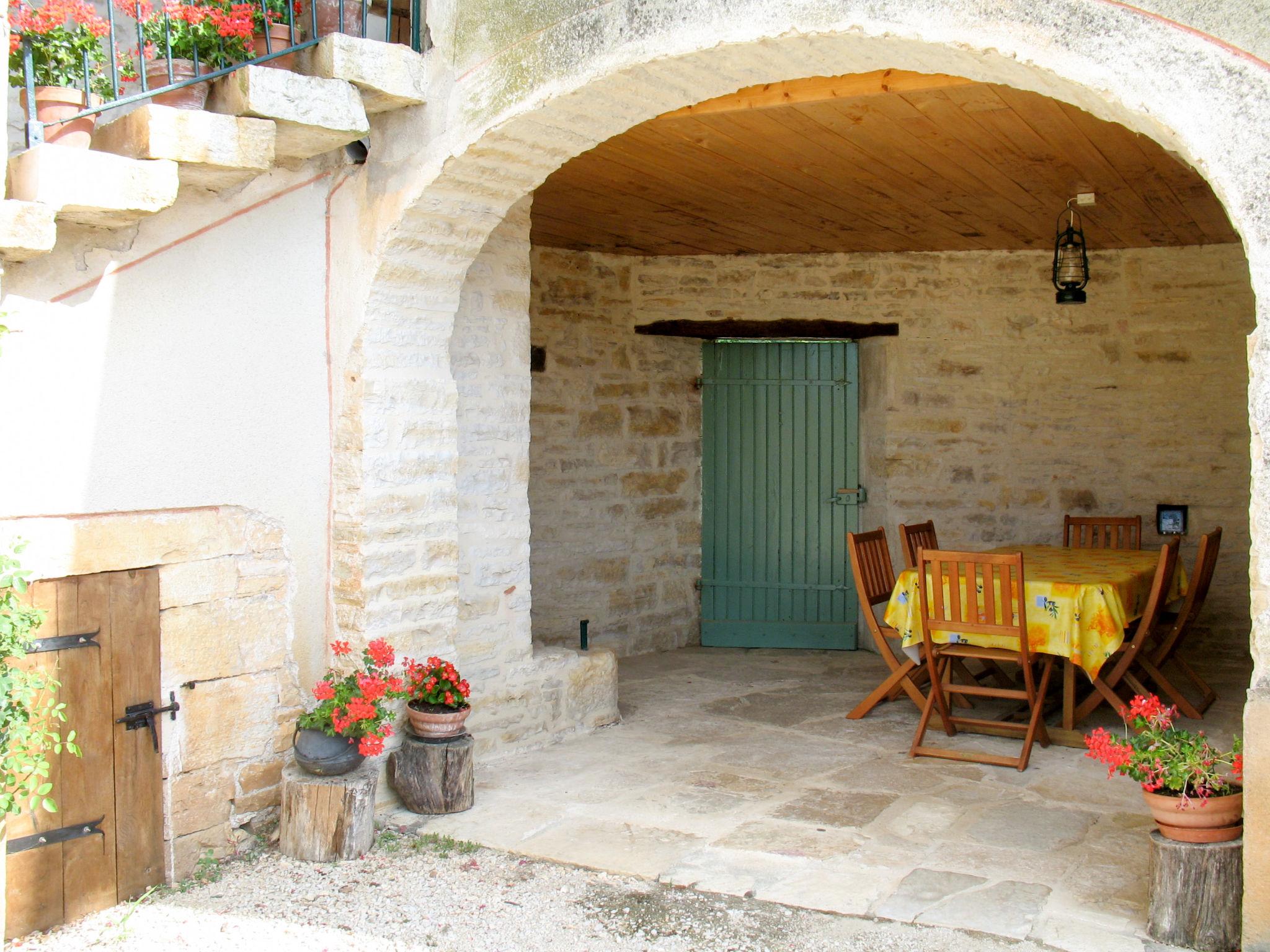 Foto 3 - Casa de 2 quartos em Nuzéjouls com piscina privada e terraço