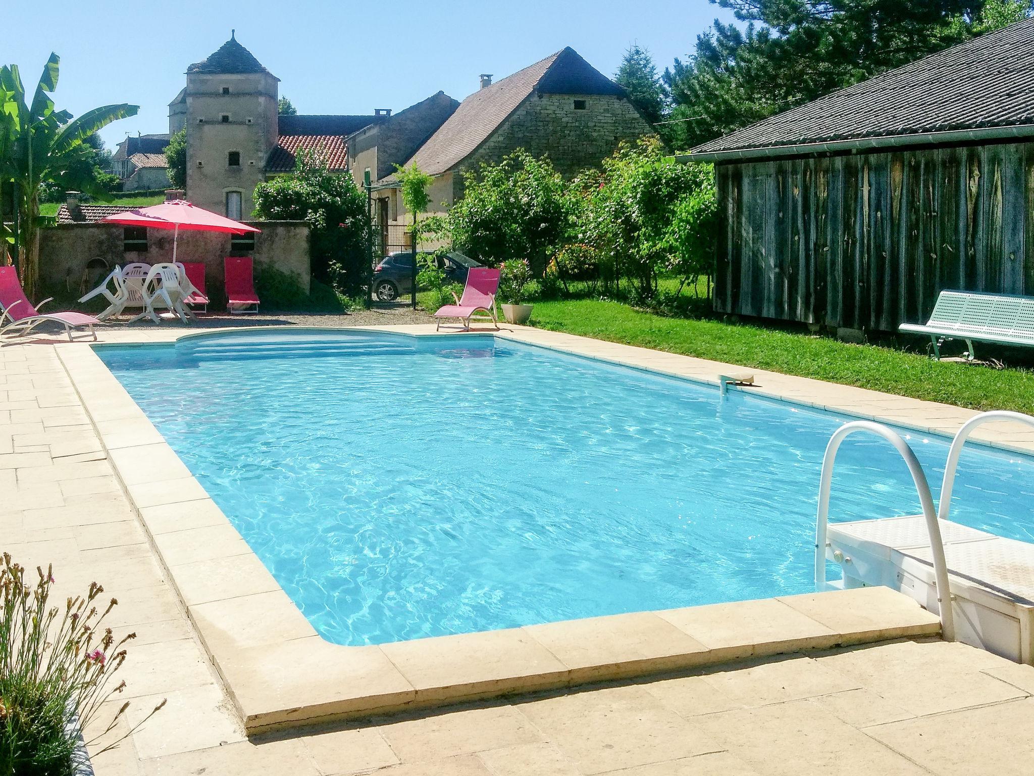 Foto 1 - Casa de 2 habitaciones en Nuzéjouls con piscina privada y terraza