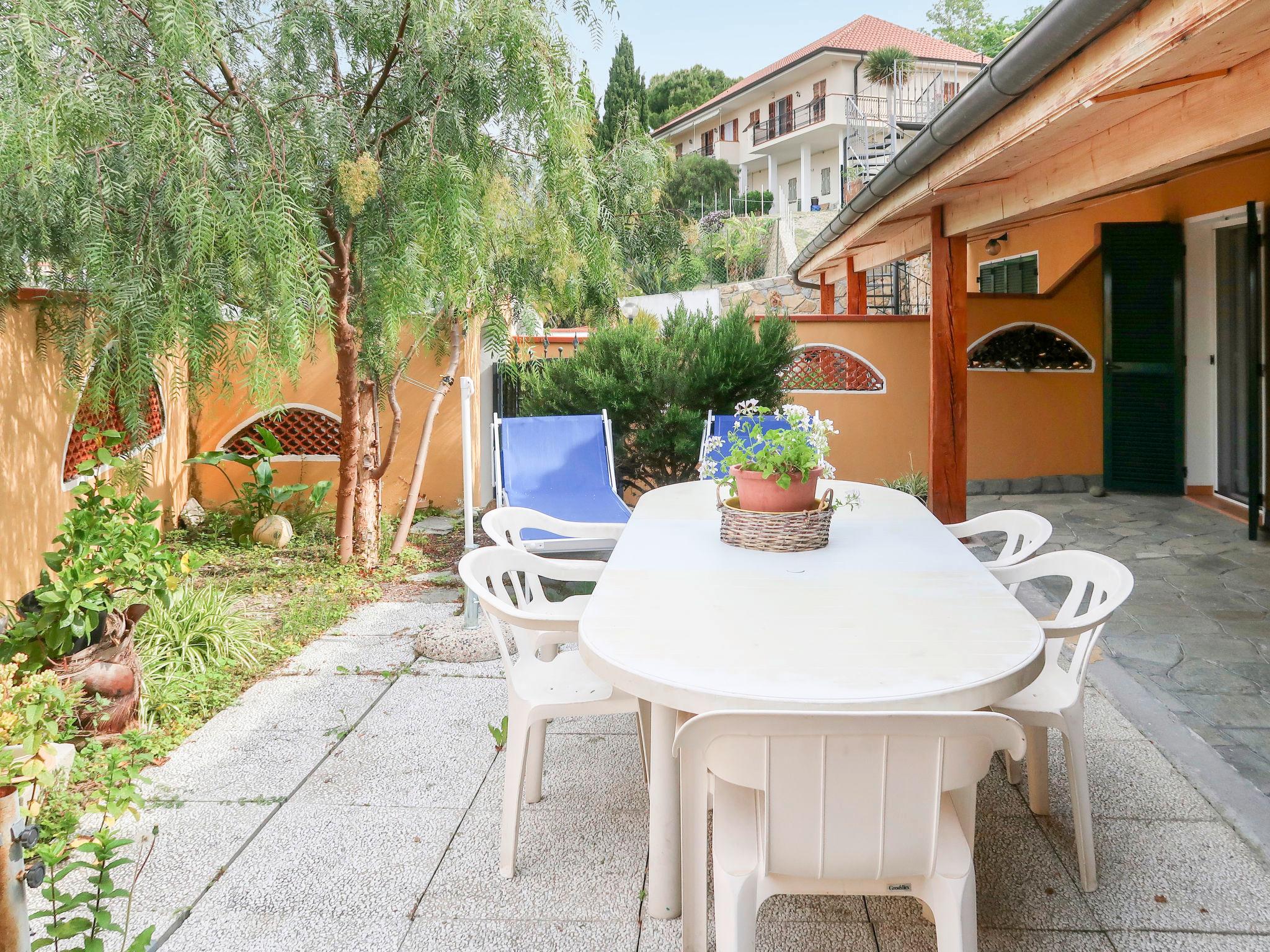 Foto 1 - Casa de 4 quartos em Sanremo com jardim e vistas do mar