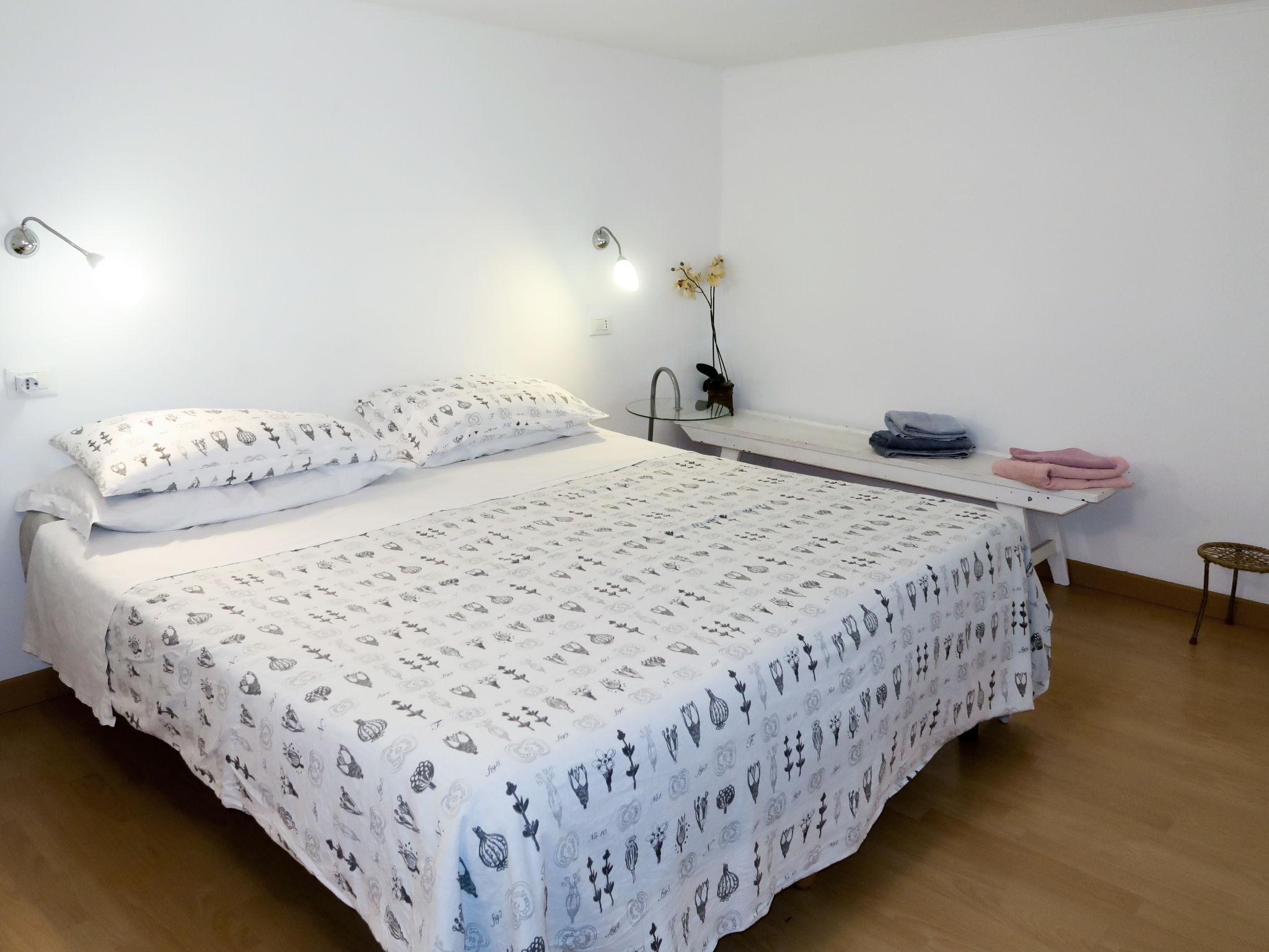 Foto 12 - Casa con 4 camere da letto a Sanremo con giardino e vista mare