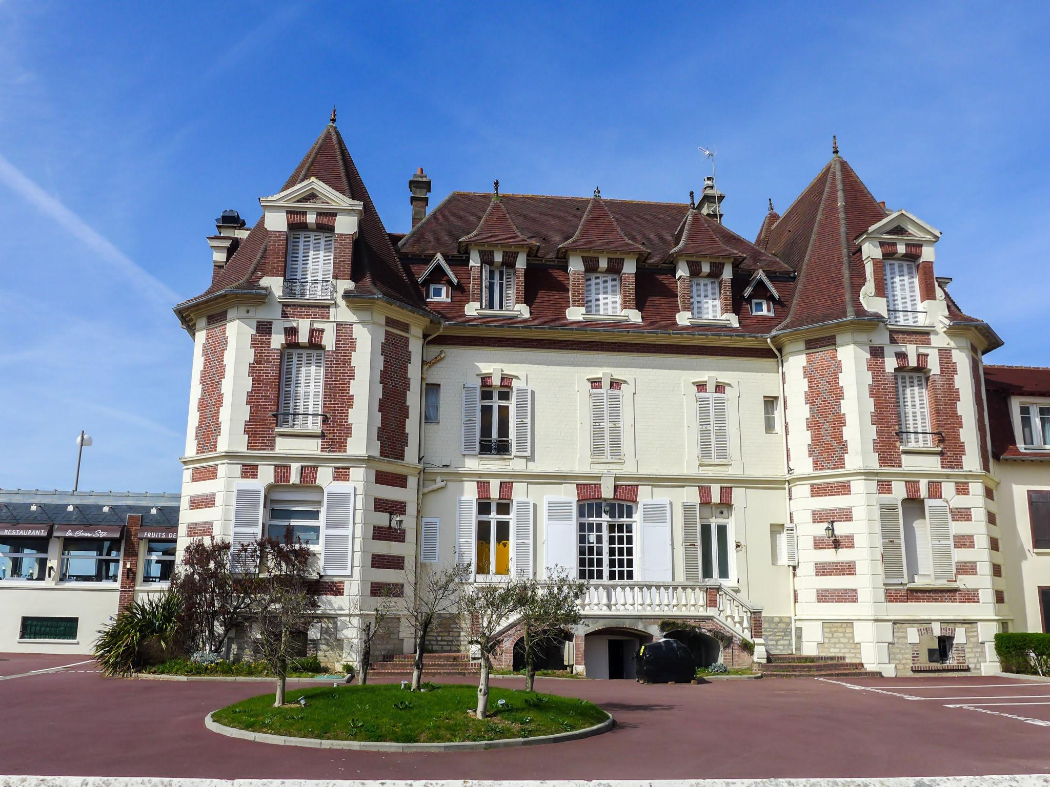 Foto 6 - Apartamento de 1 quarto em Cabourg com vistas do mar