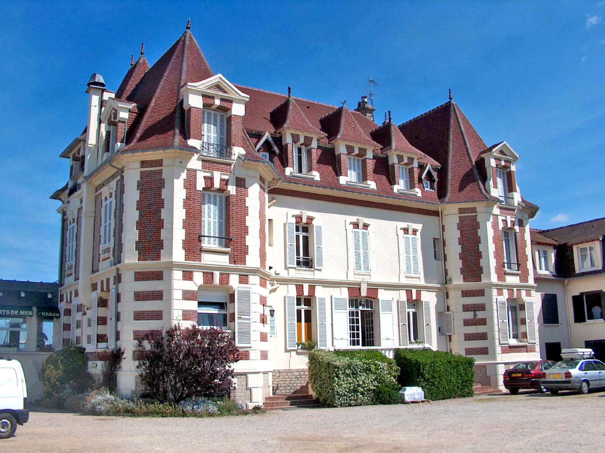 Foto 5 - Apartamento de 1 habitación en Cabourg con vistas al mar