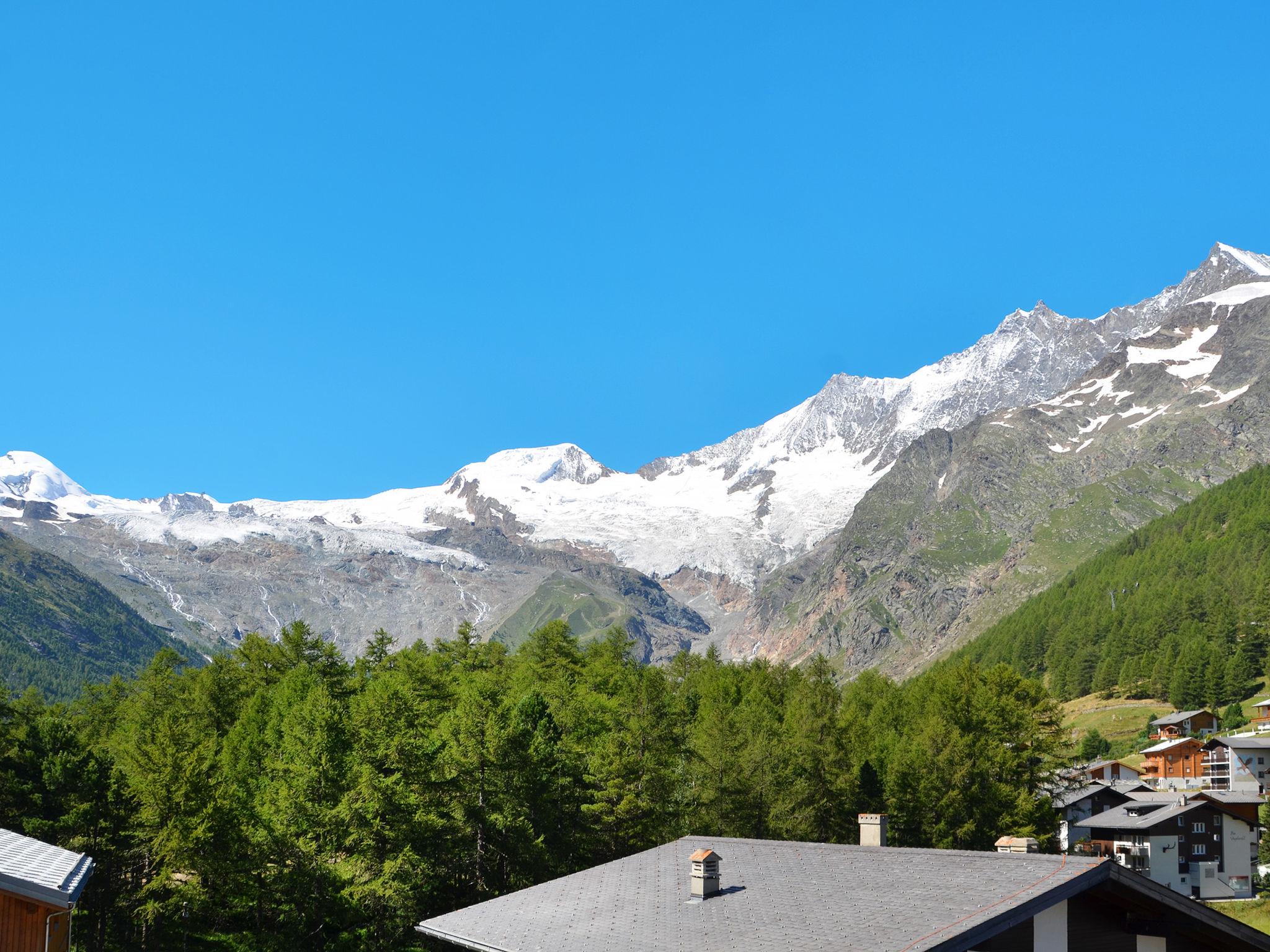 Foto 5 - Apartamento de 3 habitaciones en Saas-Fee con vistas a la montaña