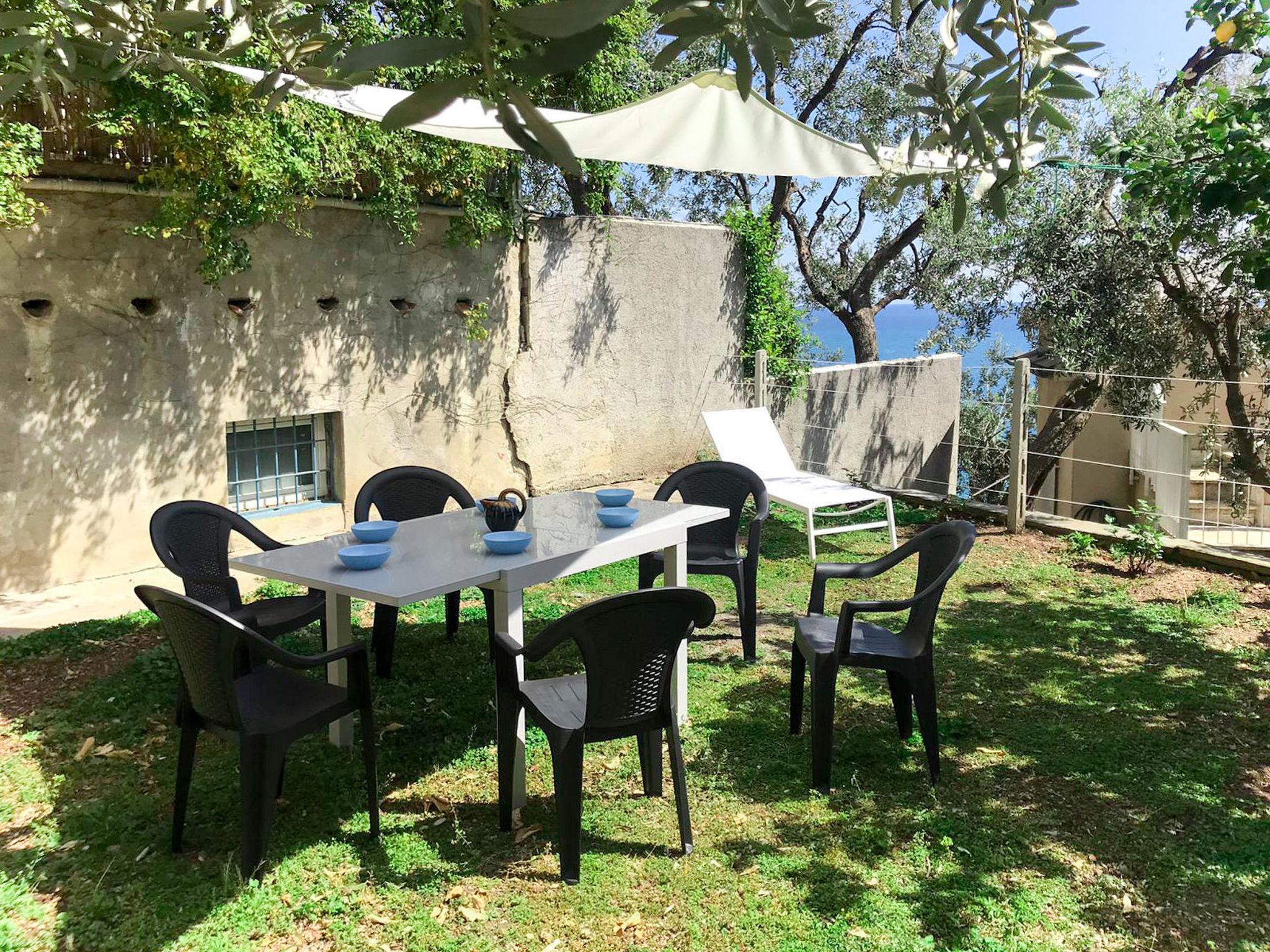 Photo 2 - Maison de 2 chambres à Bergeggi avec terrasse et vues à la mer