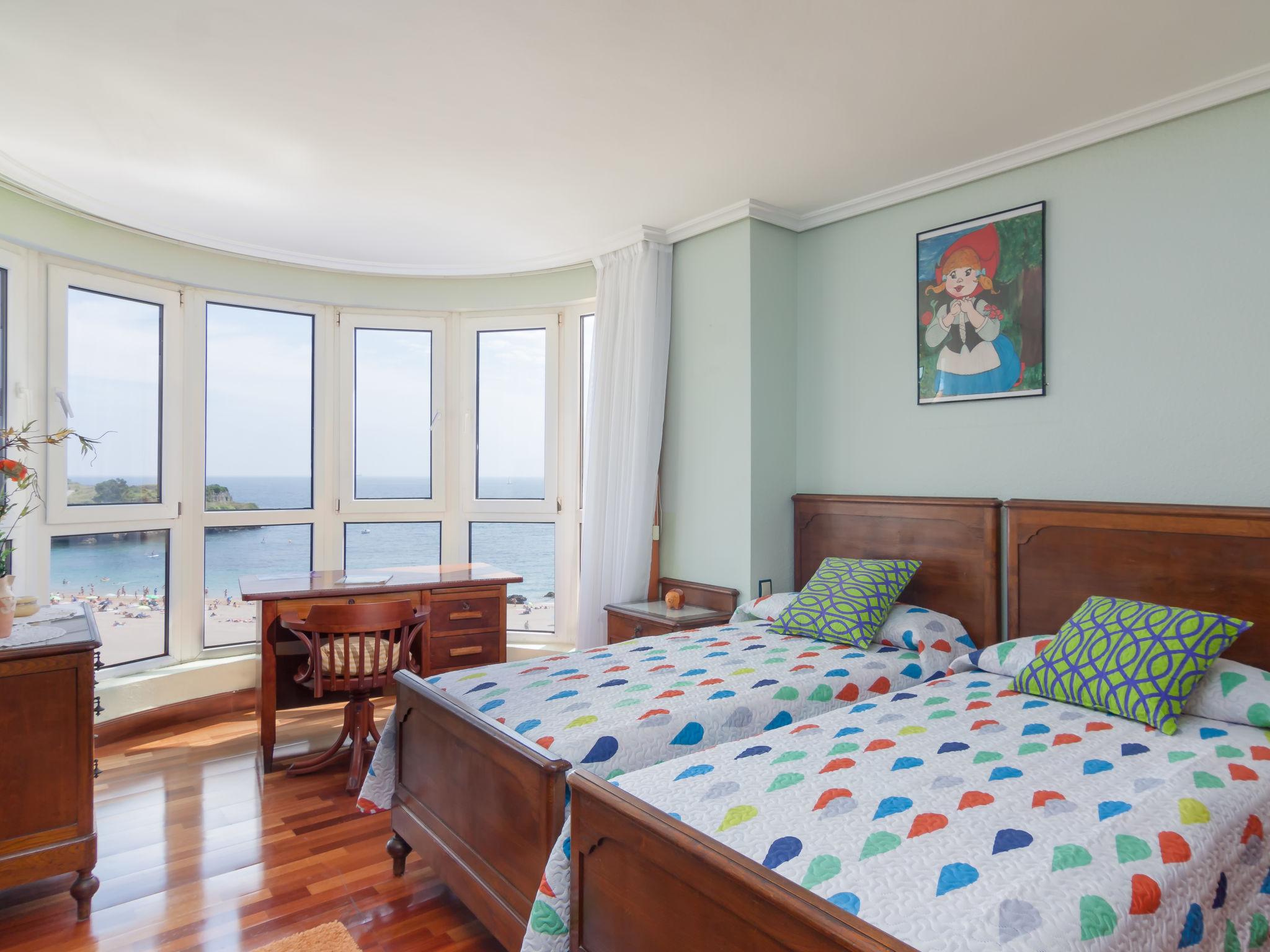 Foto 4 - Appartamento con 2 camere da letto a Castro-Urdiales con piscina e vista mare