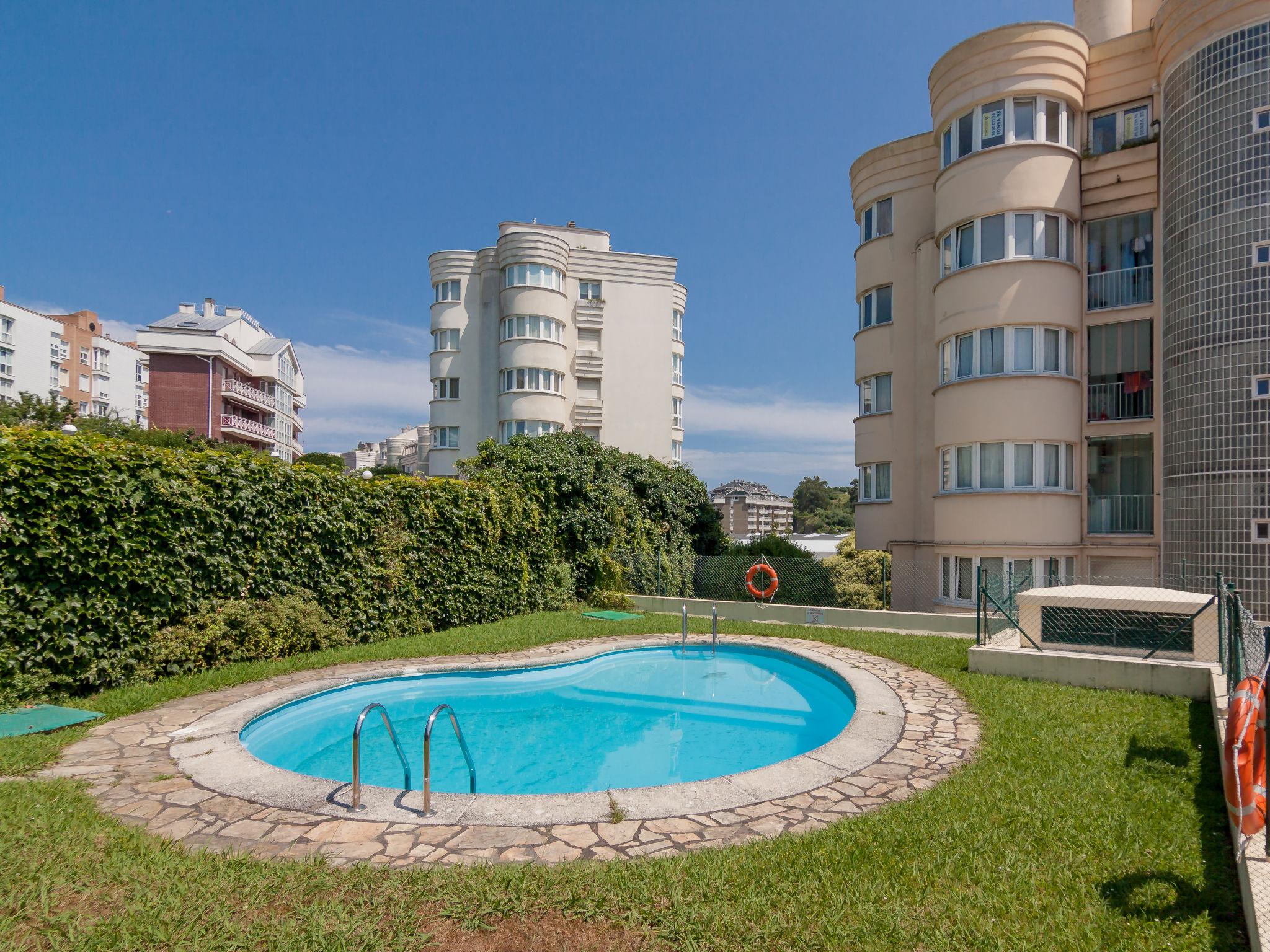 Photo 1 - Appartement de 2 chambres à Castro-Urdiales avec piscine et vues à la mer