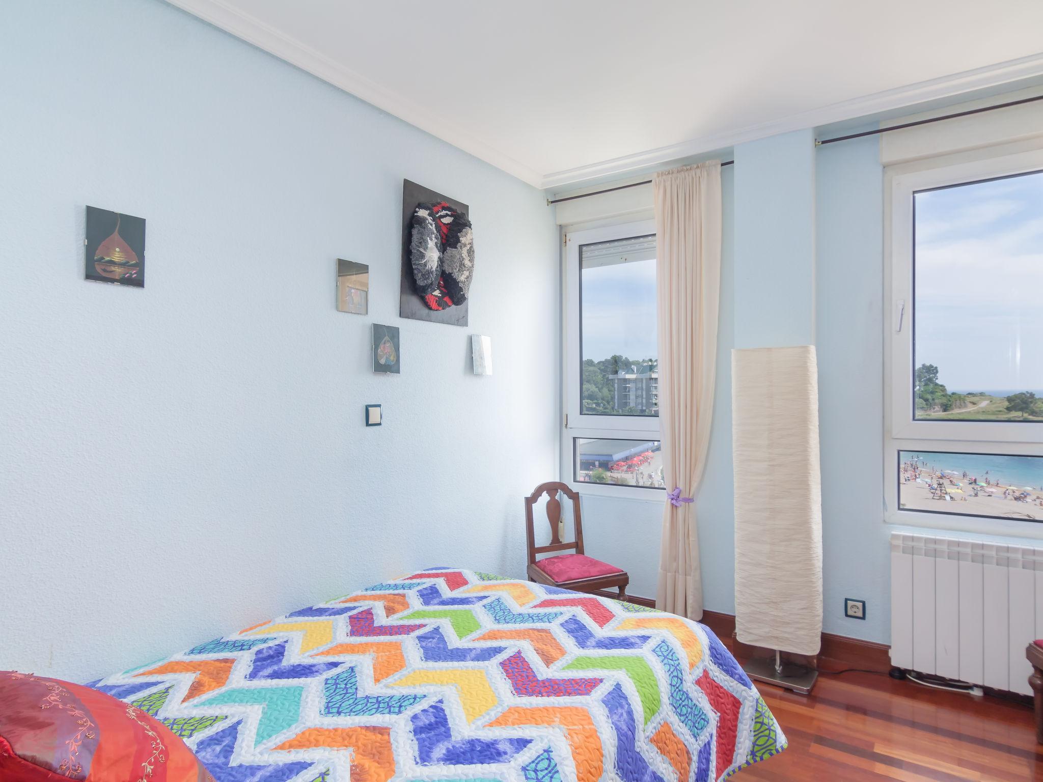 Foto 21 - Appartamento con 2 camere da letto a Castro-Urdiales con piscina e vista mare