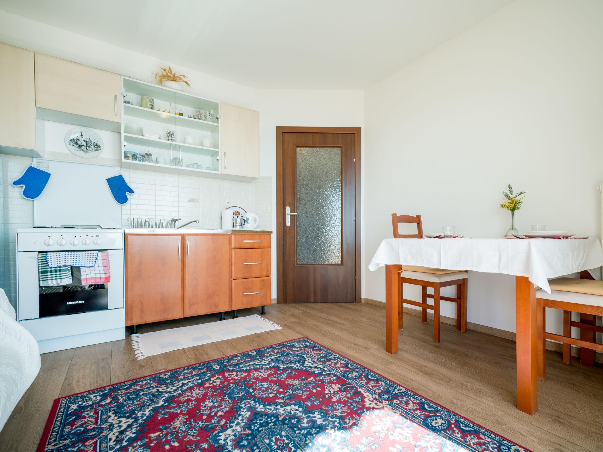 Foto 3 - Appartamento con 1 camera da letto a Opatija con giardino e vista mare