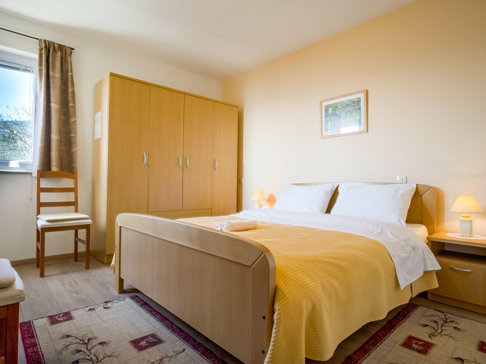 Foto 5 - Apartamento de 1 habitación en Opatija con jardín y vistas al mar