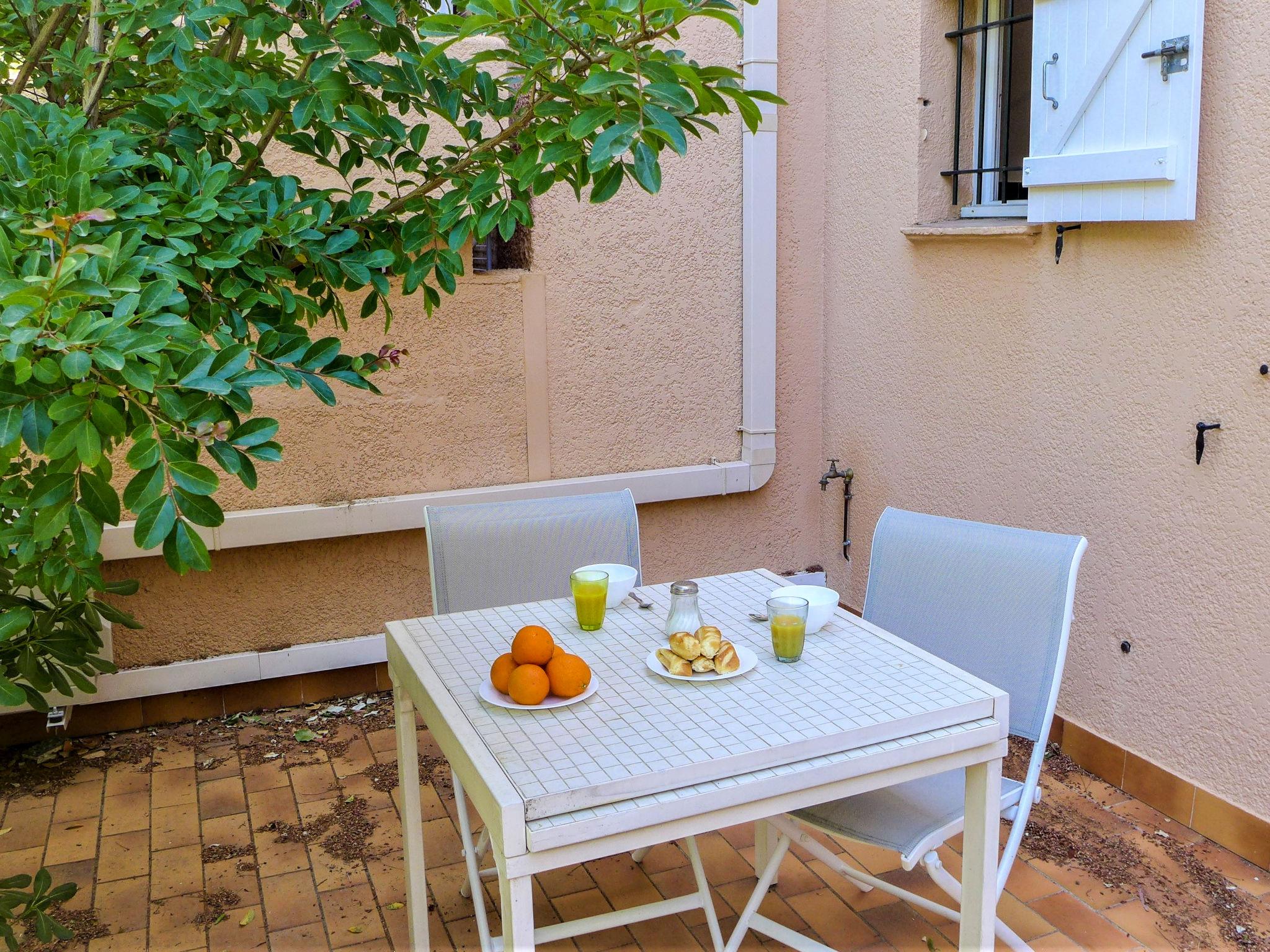 Photo 5 - Apartment in Cavalaire-sur-Mer with terrace and sea view
