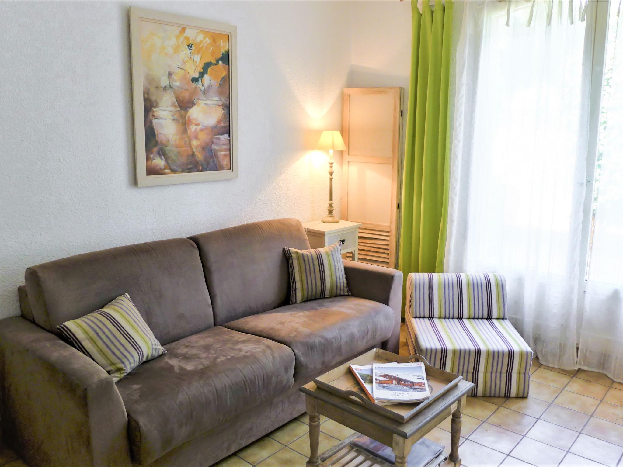 Photo 2 - Apartment in Cavalaire-sur-Mer with terrace