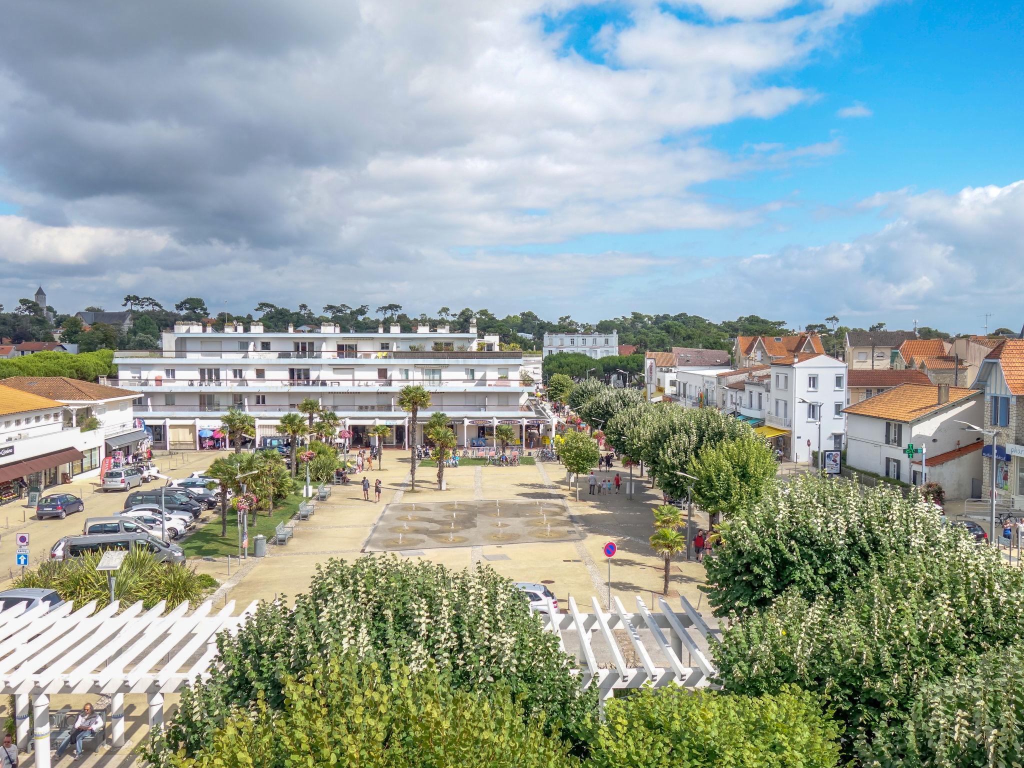 Foto 20 - Appartamento con 1 camera da letto a Saint-Palais-sur-Mer con terrazza e vista mare