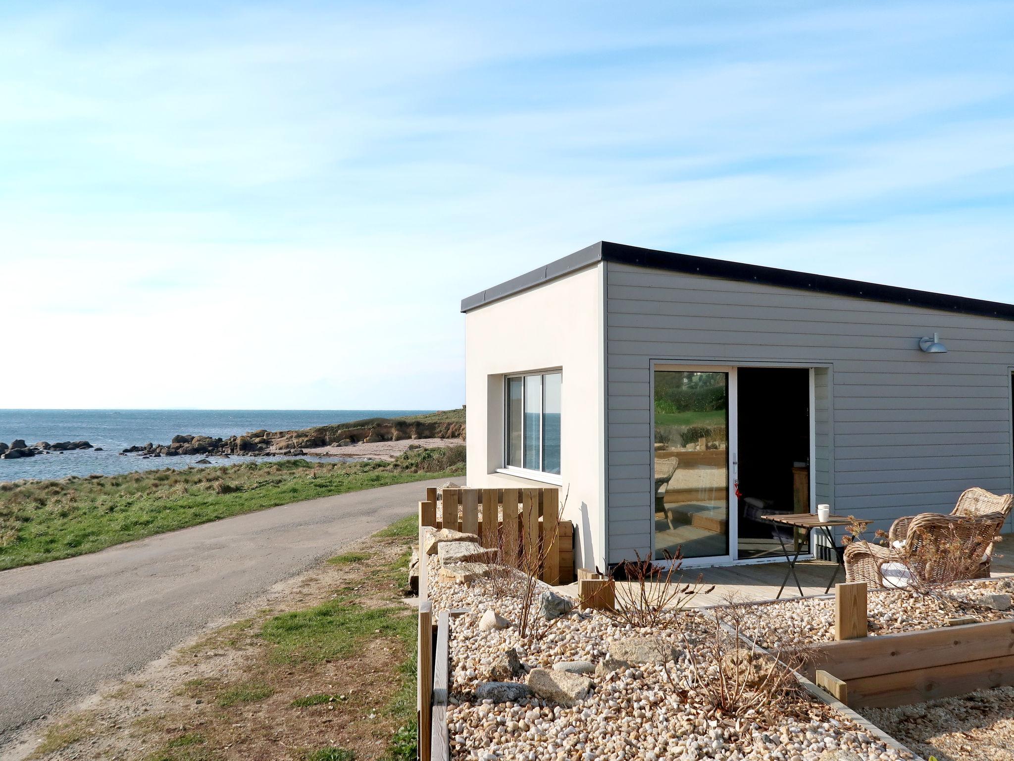 Foto 10 - Casa de 1 habitación en Lanildut con terraza y vistas al mar