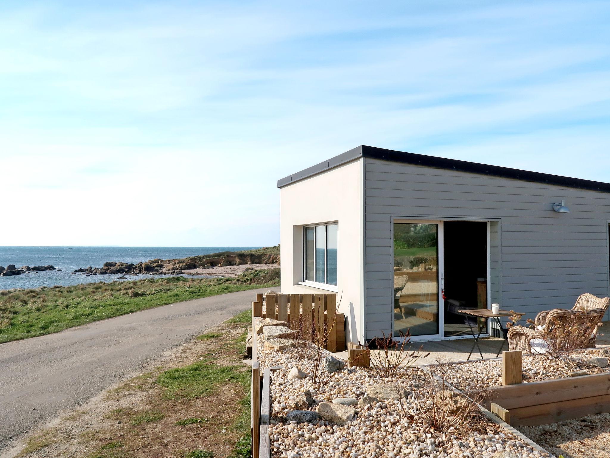 Foto 10 - Haus mit 1 Schlafzimmer in Lanildut mit terrasse und blick aufs meer