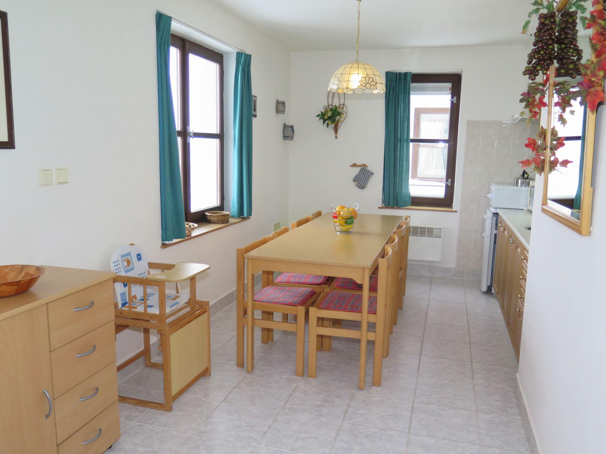 Photo 10 - 3 bedroom House in Stárkov with swimming pool and garden