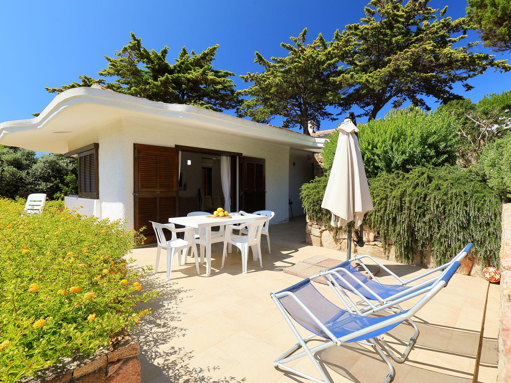 Photo 2 - Maison de 3 chambres à Aglientu avec terrasse et vues à la mer