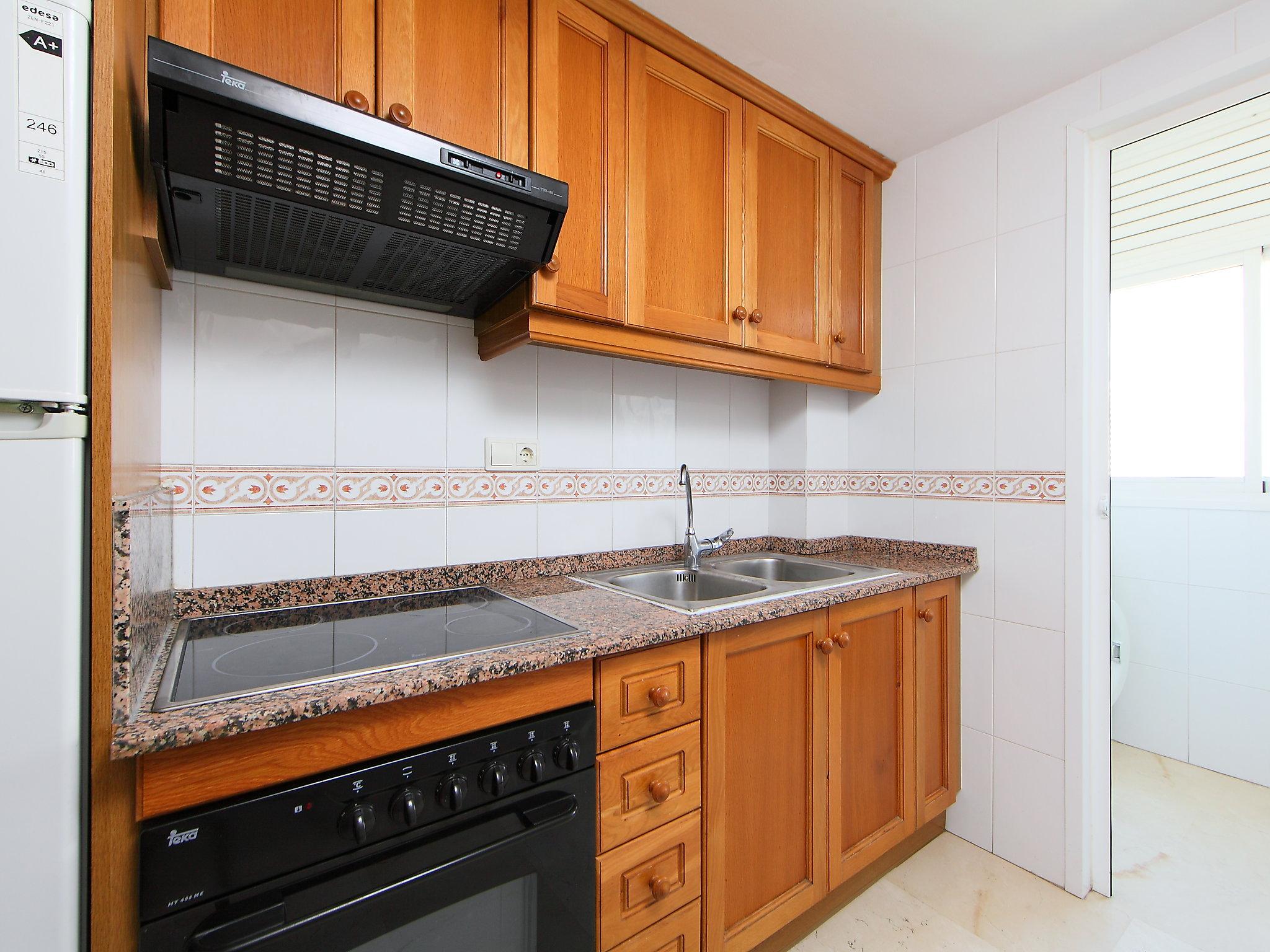 Photo 8 - 2 bedroom Apartment in Benidorm with swimming pool and terrace